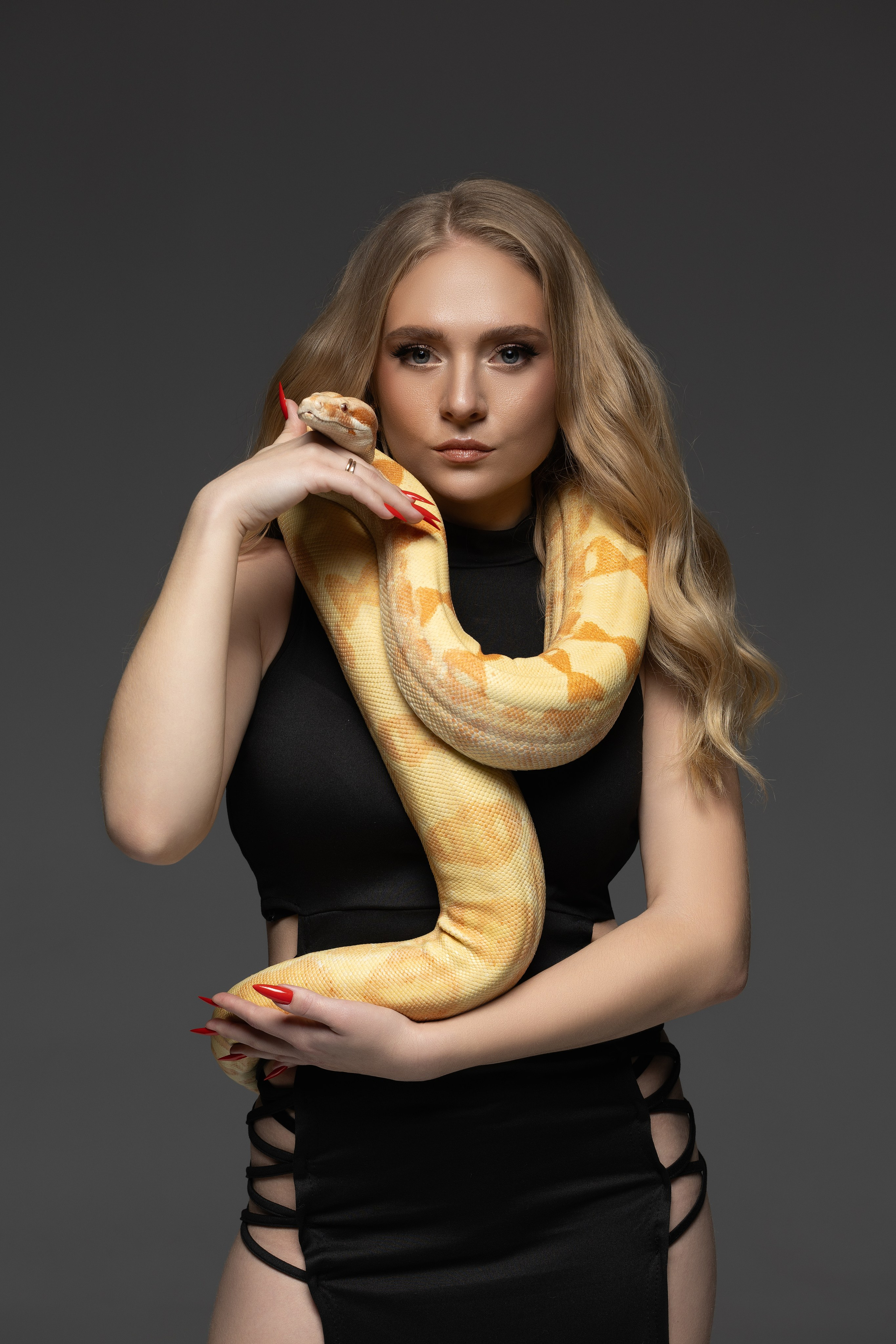 Женский портрет в студии. Фотограф Минск