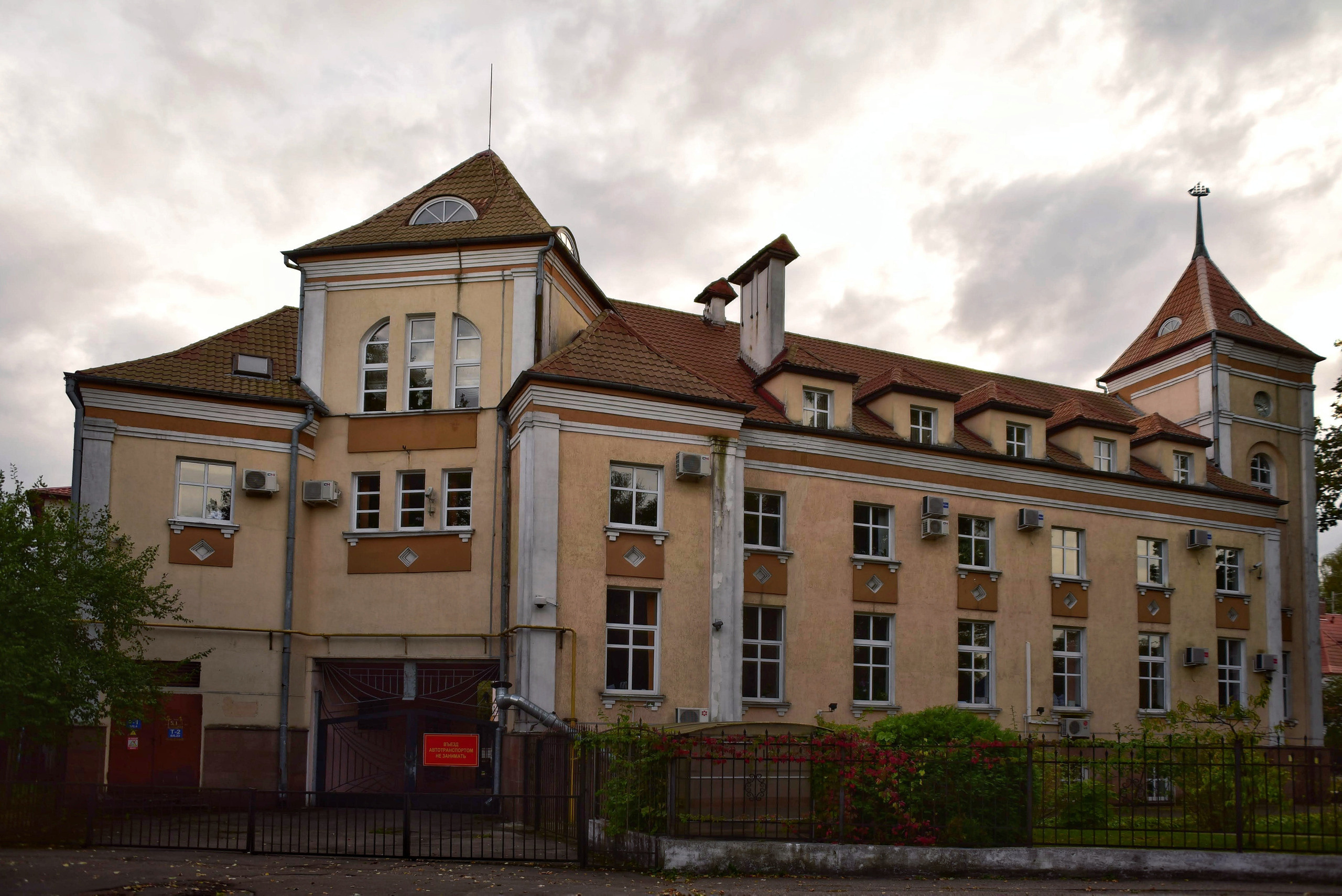 Калининградские дворы и двери. Осень 2020 год. То ещё портфолио