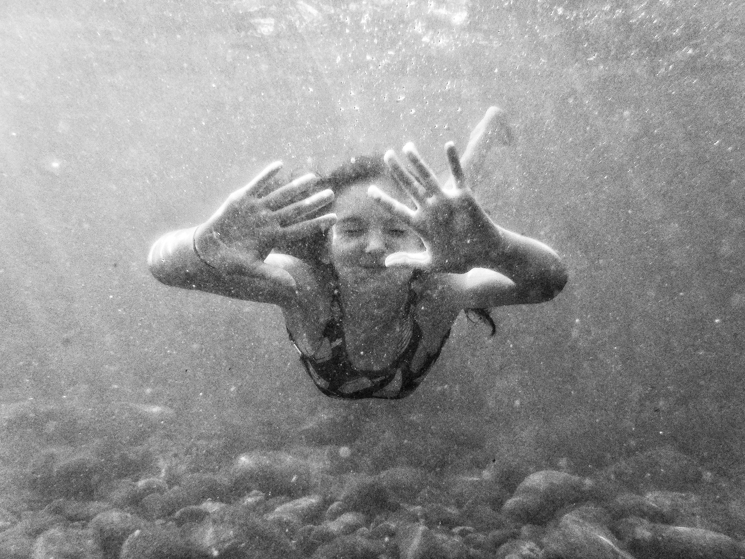 Чёрно-белый детский портрет. То ещё портфолио