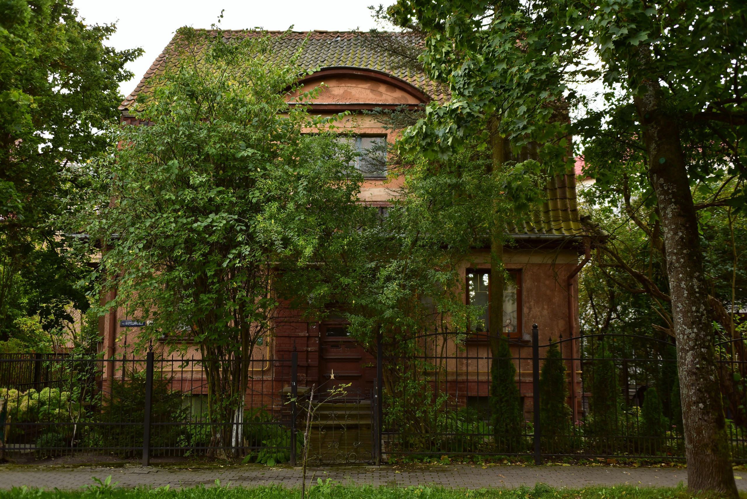 Калининградские дворы и двери. Осень 2020 год. То ещё портфолио