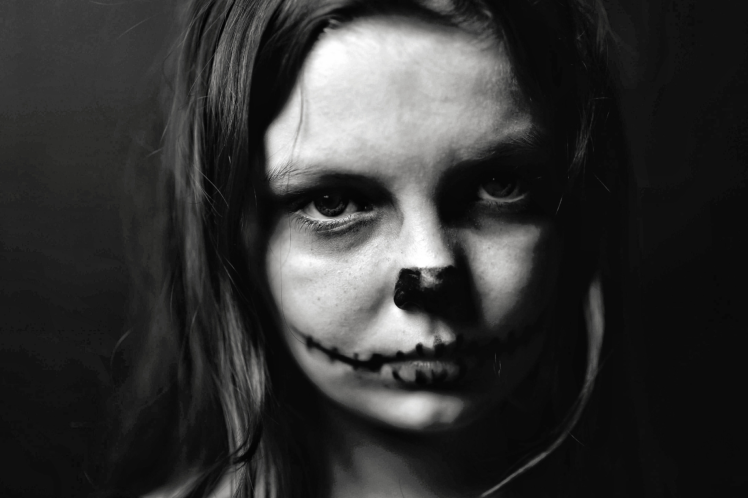 Чёрно-белый детский портрет. То ещё портфолио