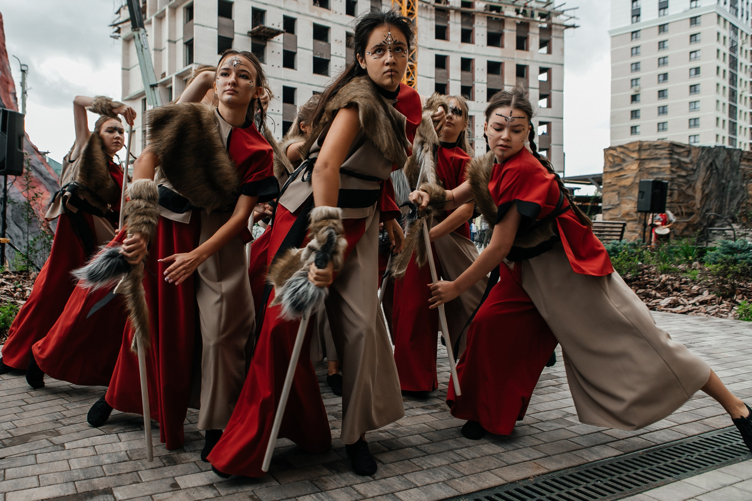 Презентация в квартал стрижи от Восток Центр Иркутск. Фотограф в Иркутске Анастасия Кись. Студийная фотосессия беременности в тканях Иркутск. Семейная фотосессия, ПОРТРЕТ «ПОКОЛЕНИЕ»