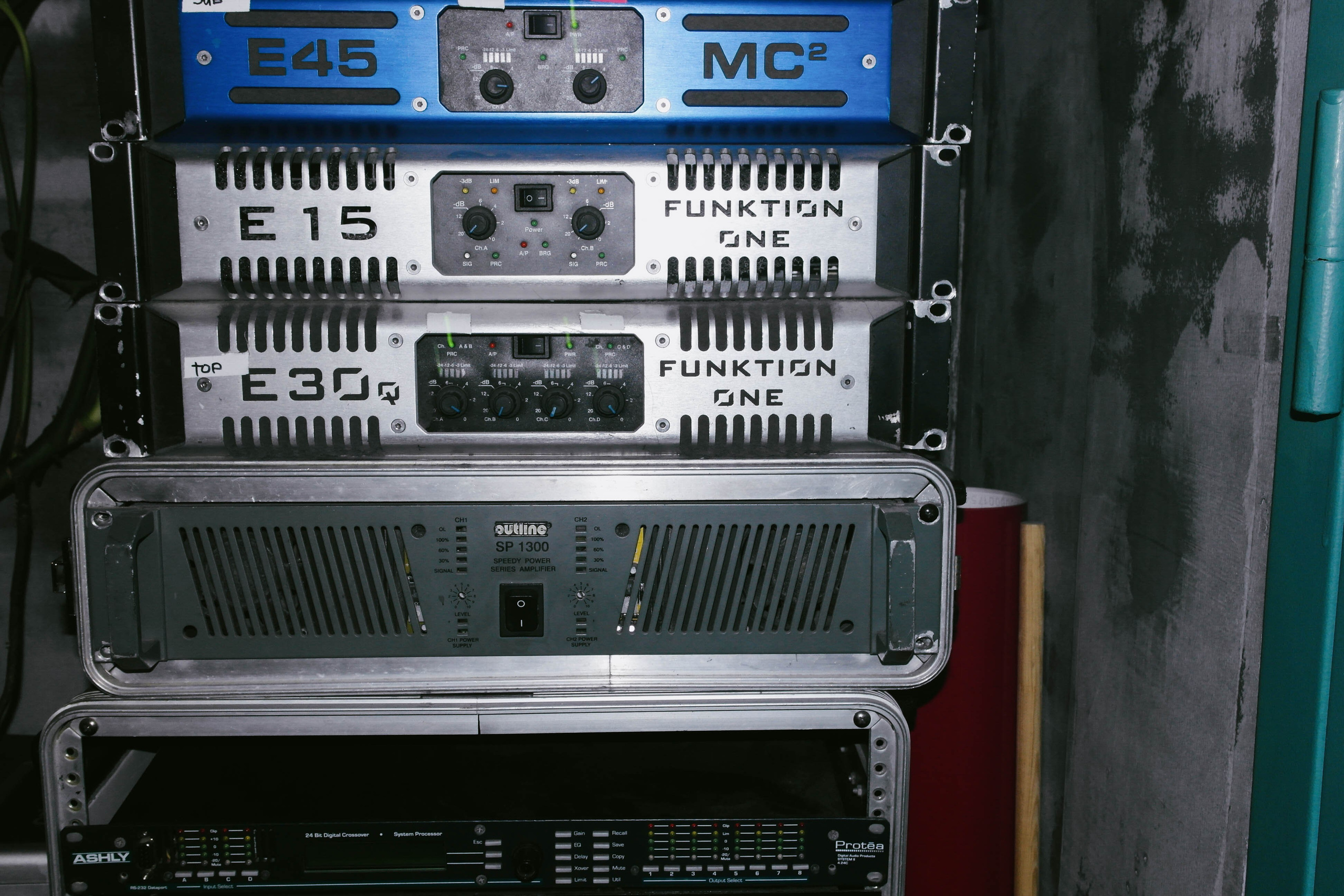 Kontrkult x kiki. Shyjungle's Portfolio