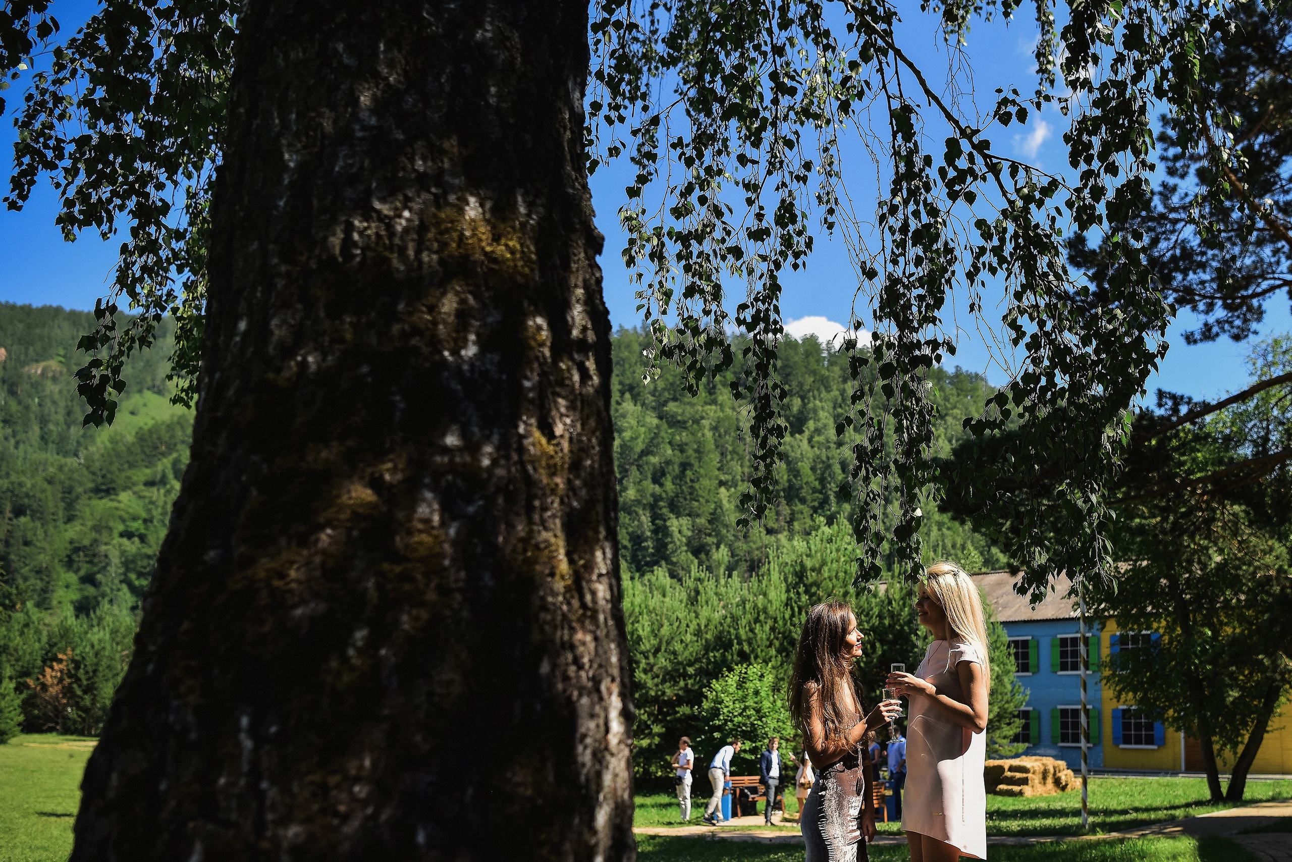 💐 Радик и Яна — душевная загородная свадьба в Villatic | Теплые фото под Красноярском. 📸 Свадебный и семейный фотограф в Красноярске Тихомиров Евгений | 17 лет опыта | 800+ свадеб