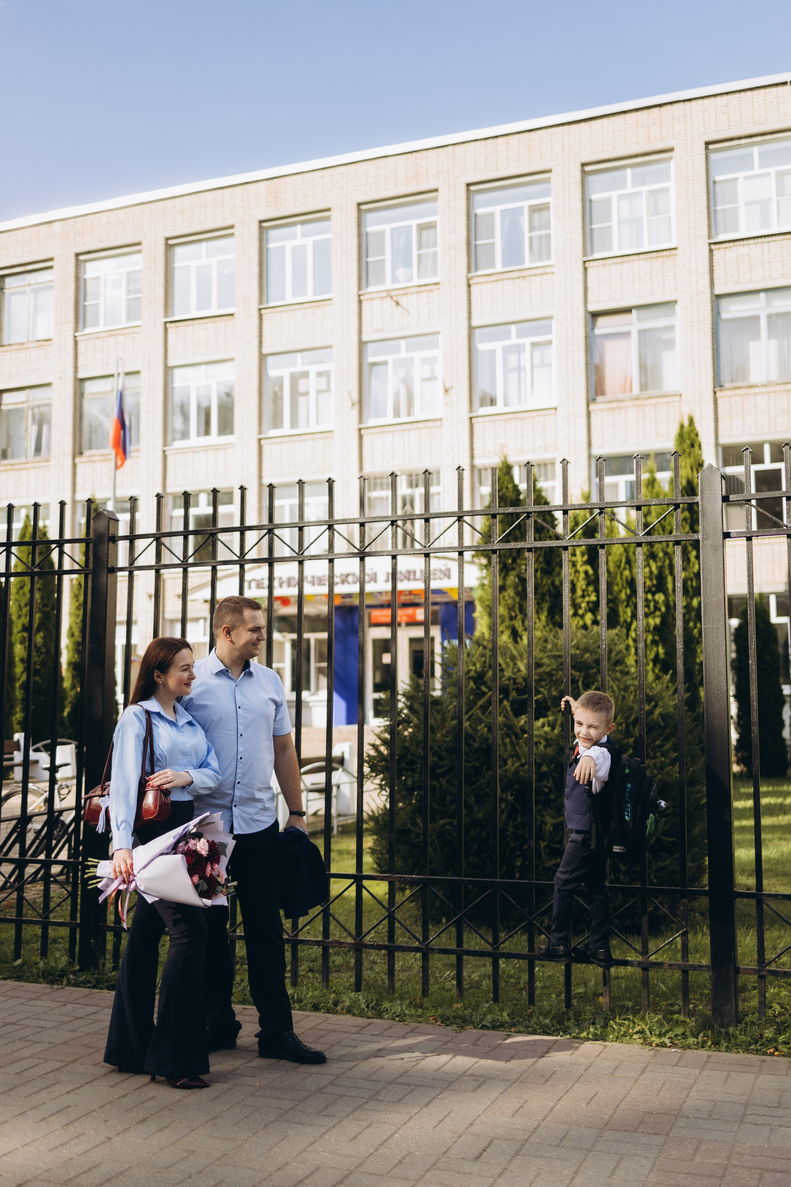 Первая школьная фотография Димули (1.09.2025 г.) г. Обнинск (Калужская обл.). Надежда Стар семейный и церковный фотограф в Жукове и Калужской области