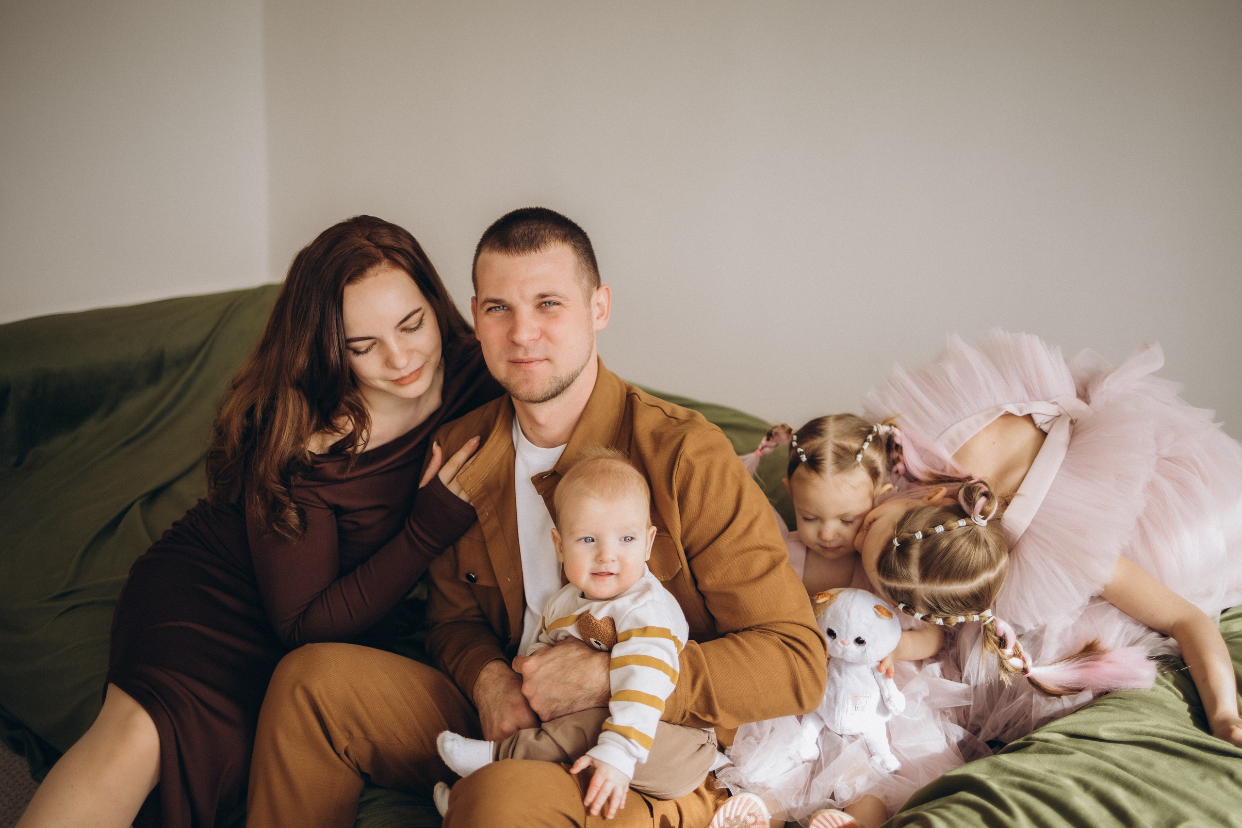 Студийная семейная фотосъемка (12.04.2025) г. Обнинск (Калужская обл.). Надежда Стар семейный и церковный фотограф в Жукове и Калужской области