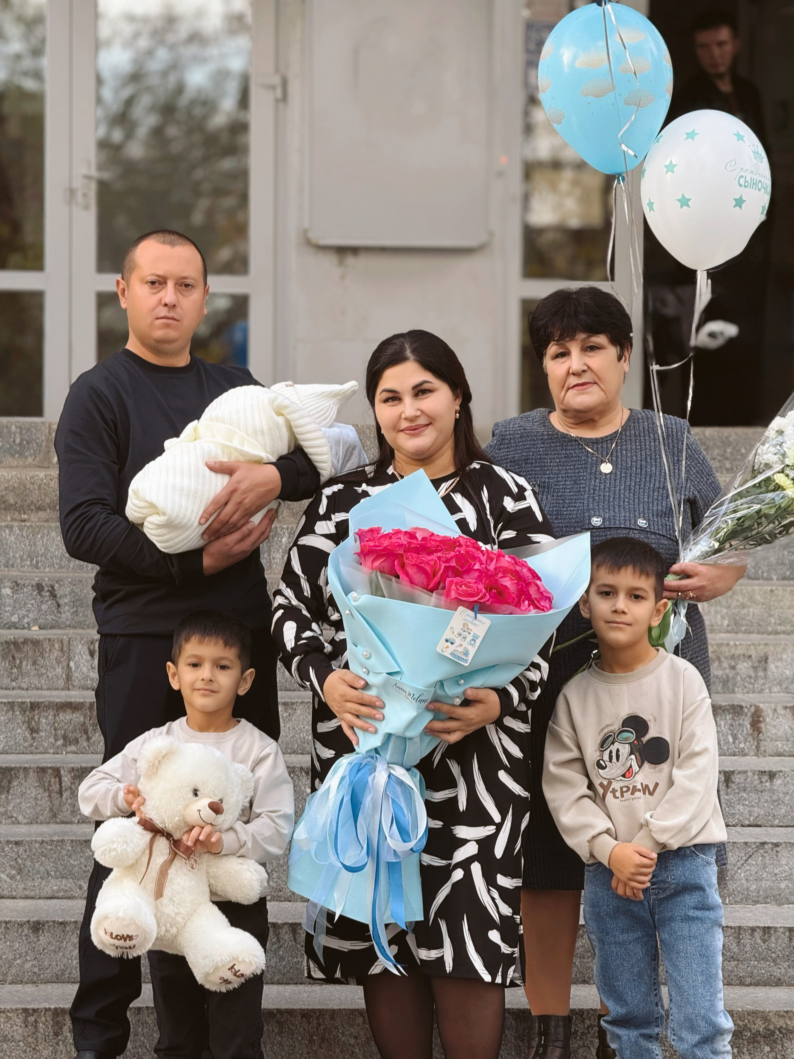 Беременность • гендер-пати • выписки с роддома. Семейный фотограф и рилсмейкер в Симферополе