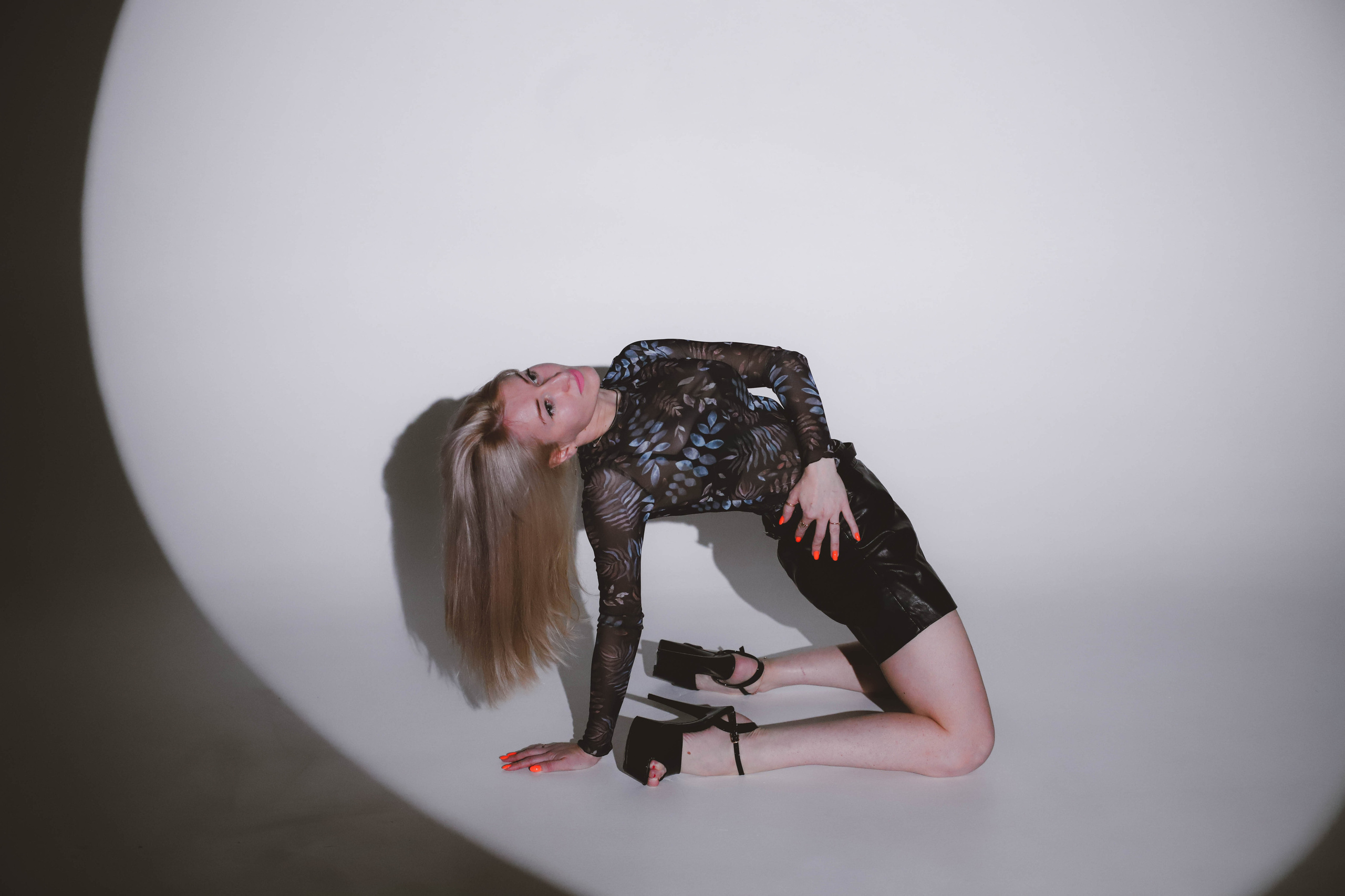 Съемка на циклораме. Фотограф в Сургуте Брызгунова Анастасия