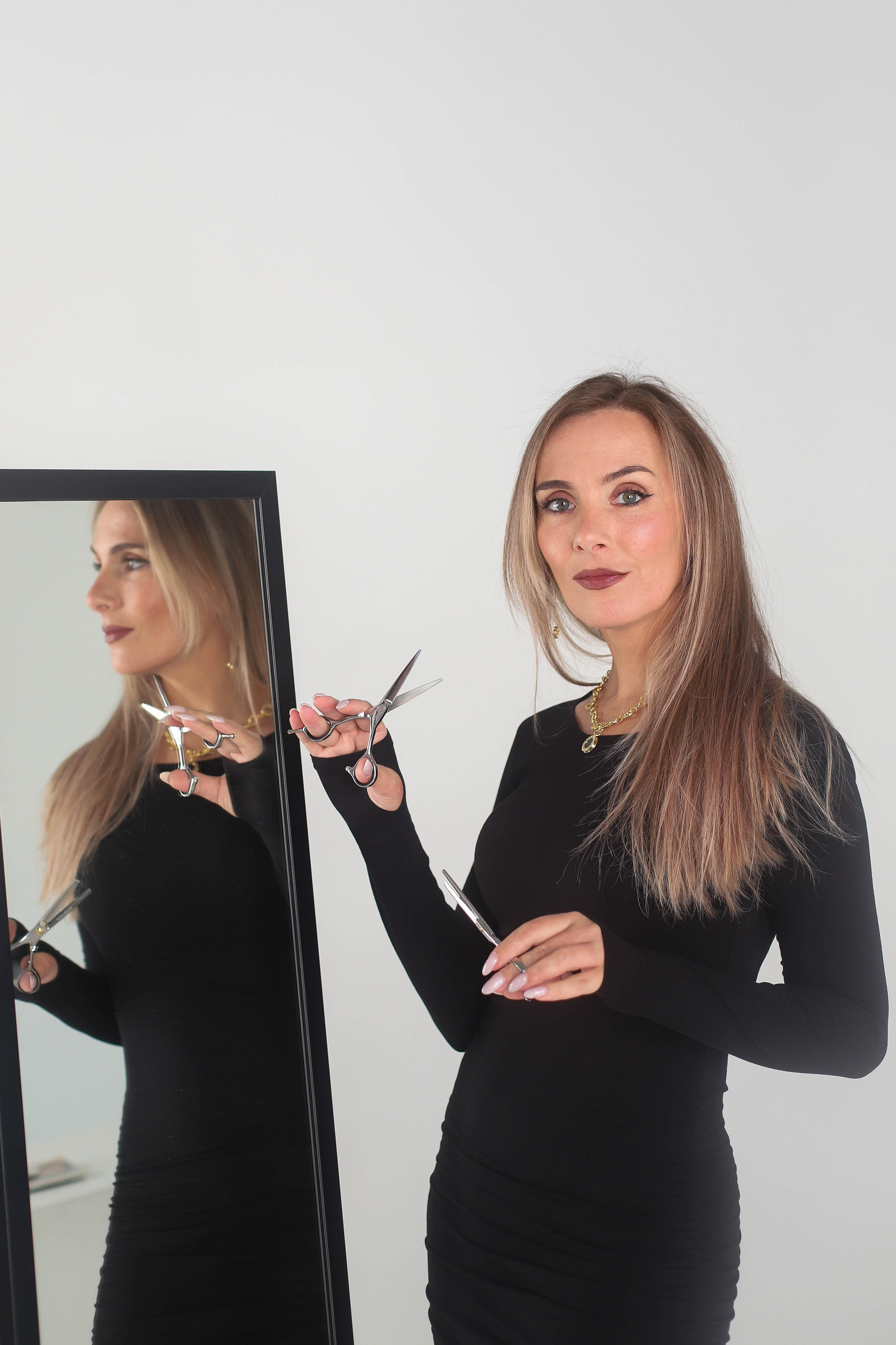 На циклораме для контента. Фотограф в Сургуте Брызгунова Анастасия