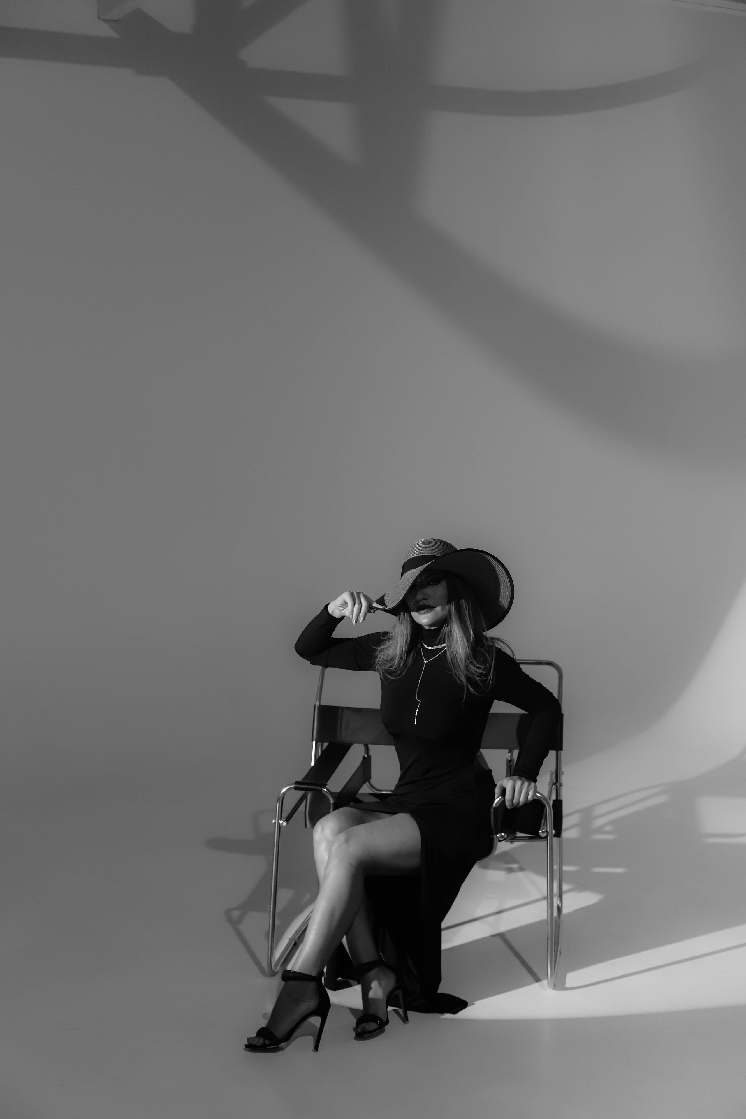 Огромная шляпа с бахромой. Фотограф в Сургуте Брызгунова Анастасия