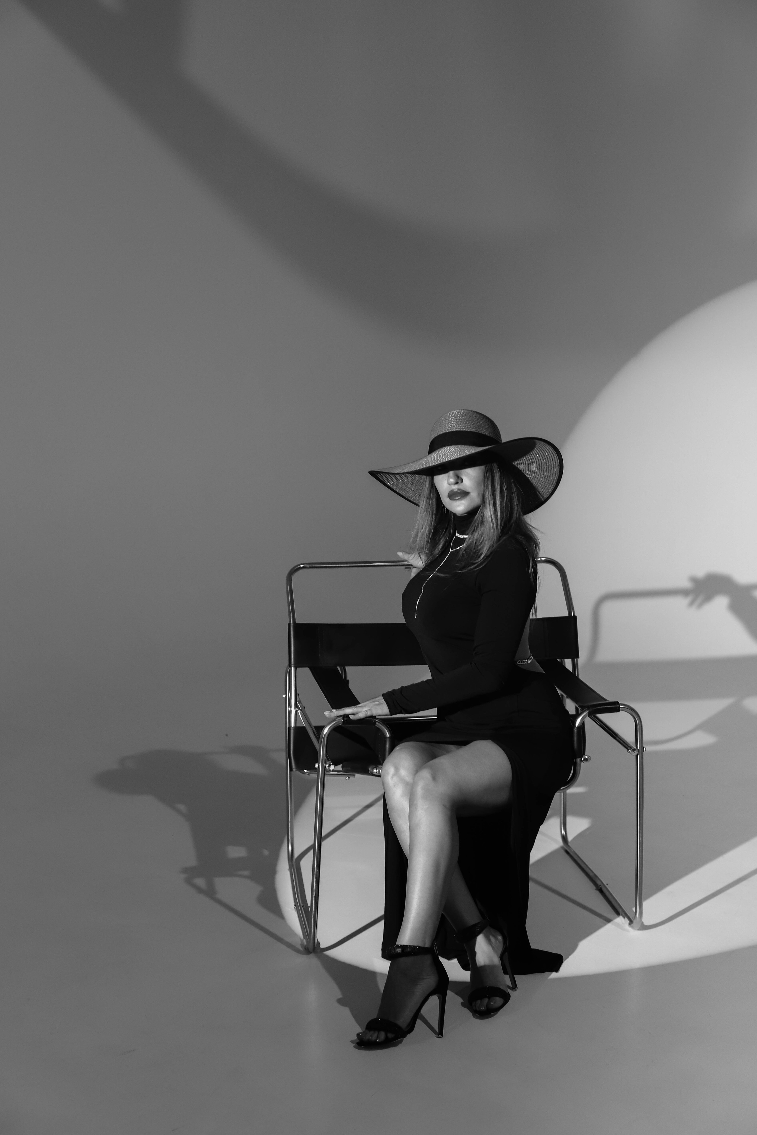 Огромная шляпа с бахромой. Фотограф в Сургуте Брызгунова Анастасия