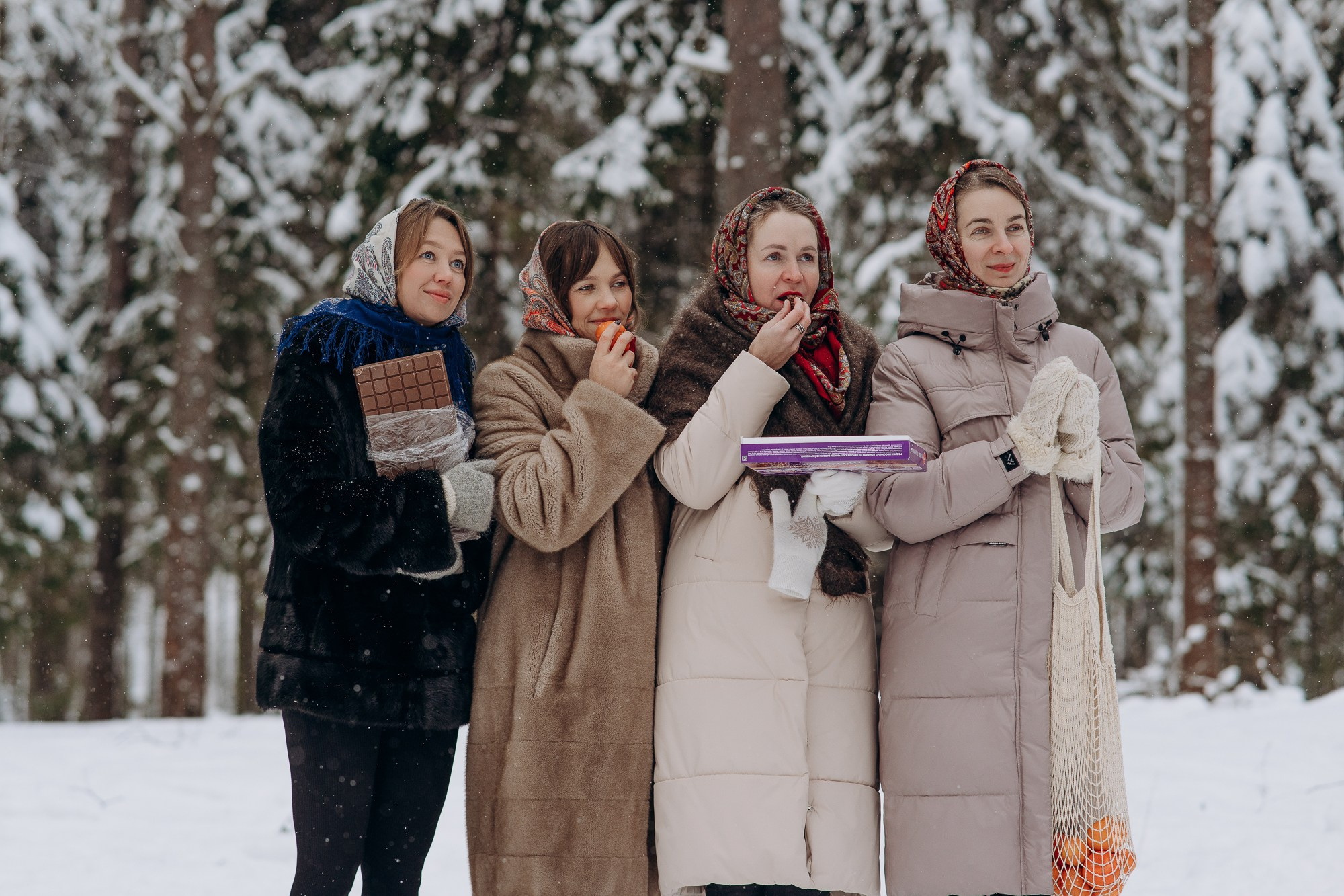 Зимняя групповая фотосессия в лесу. Свадебный и репортажный фотограф в Ярославле Евгений Сальников