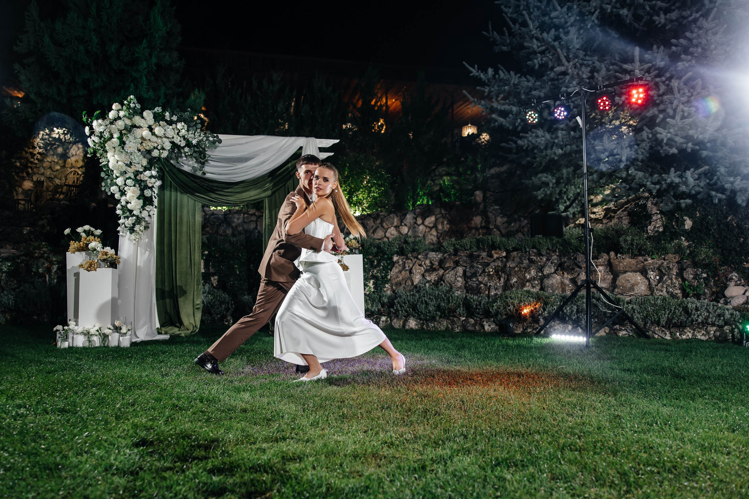 Анонс свадьбы для Павла и Евгении. Усадьба Феодоро. Свадебный фотограф в Крыму и Севастополе Ольга Баскакова