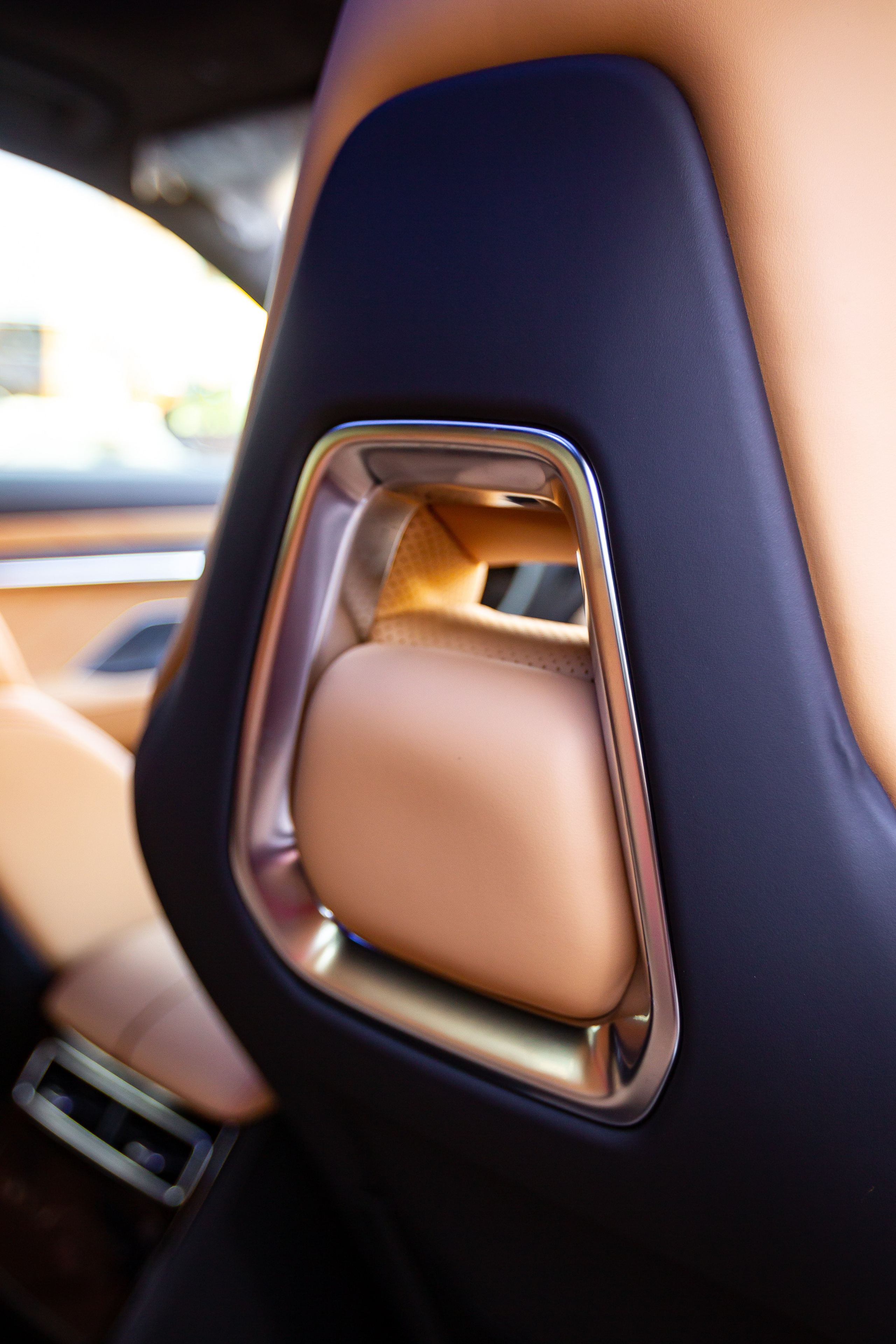 Профессиональная фотосъемка автомобилей в Москве и Московской области. Фотостудия в Москве LUXARTPHOTO