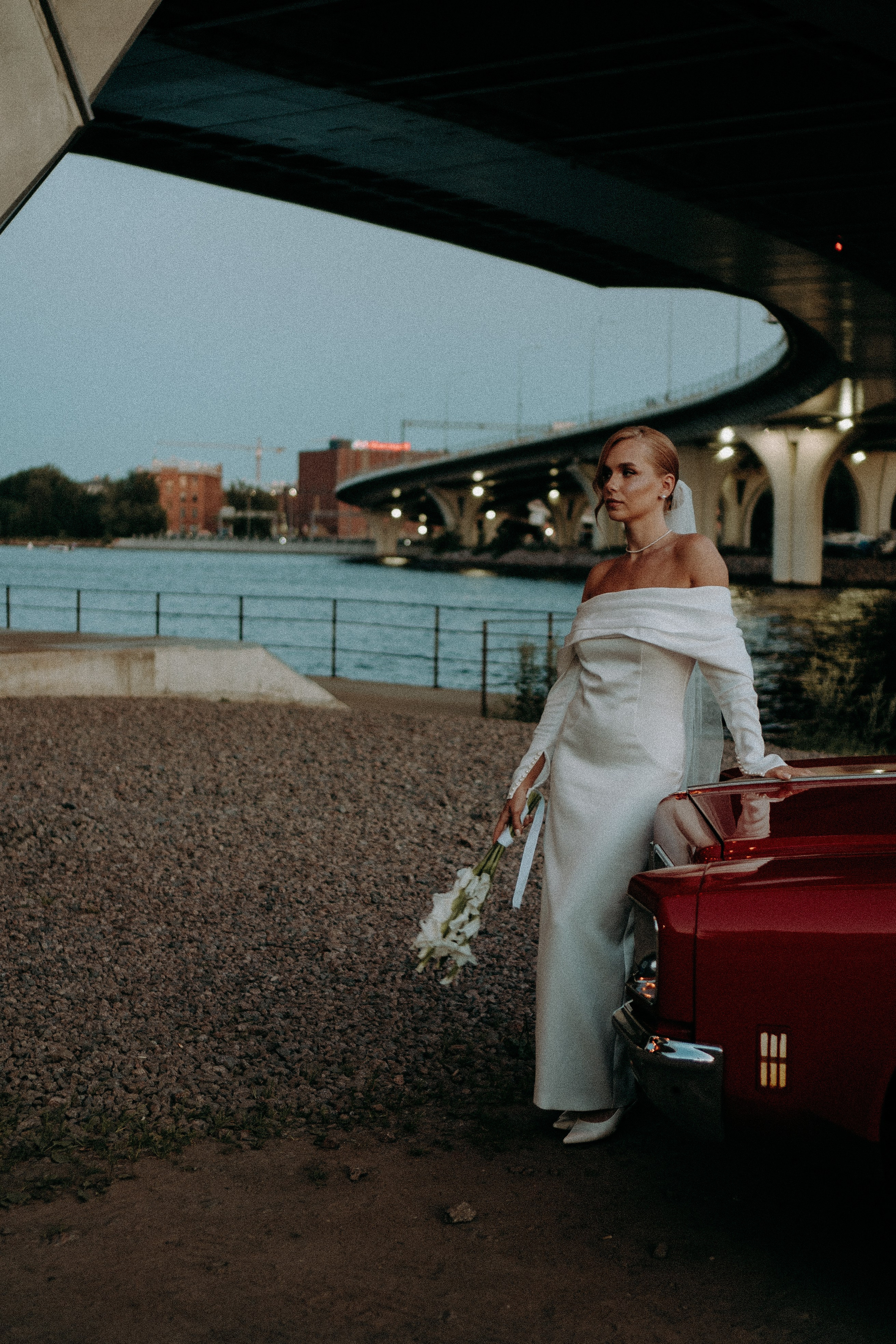 СВАДЕБНАЯ СЬЕМКА ВОЗЛЕ МСОТА БЕТАНКУРА НА КАБРИОЛЕТЕ. Профессиональный фотограф, Санкт-Петербург — Виктория Богомолова