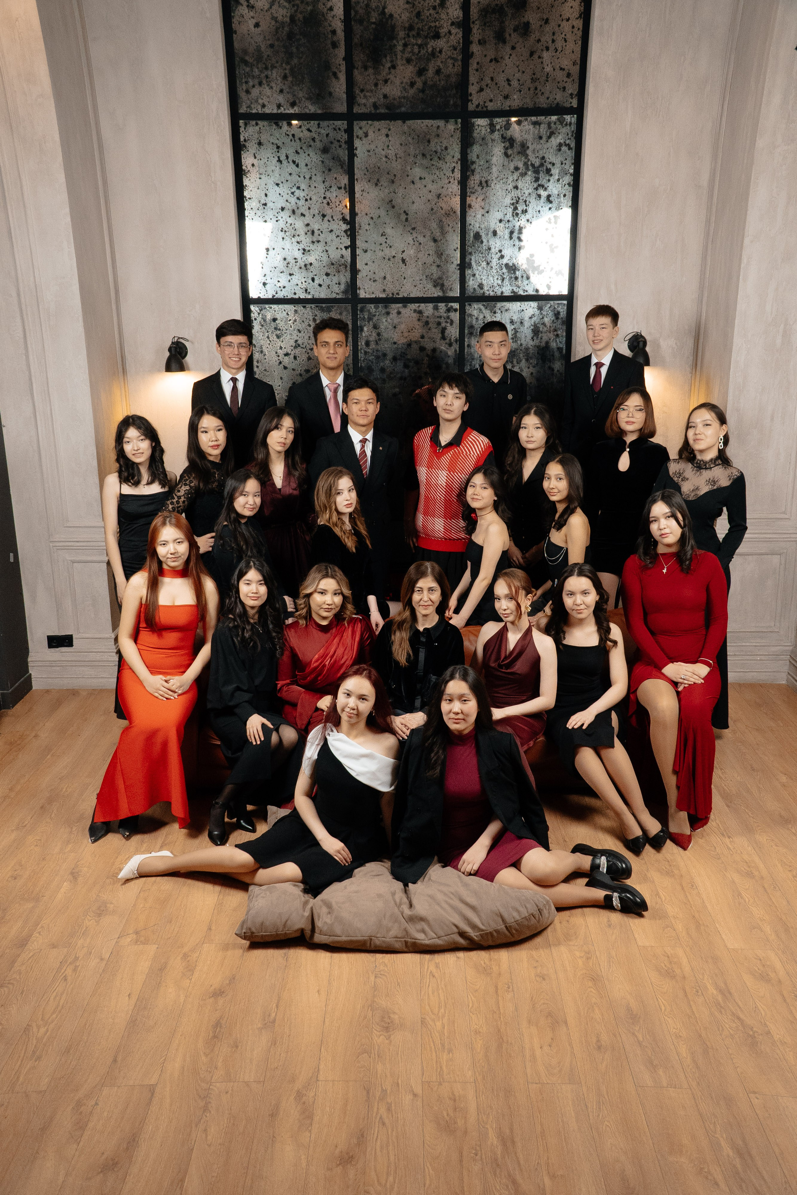 Общие кадры в студии. Выпускные альбомы в Нур-Султане (Астана) и по всему Казахстану