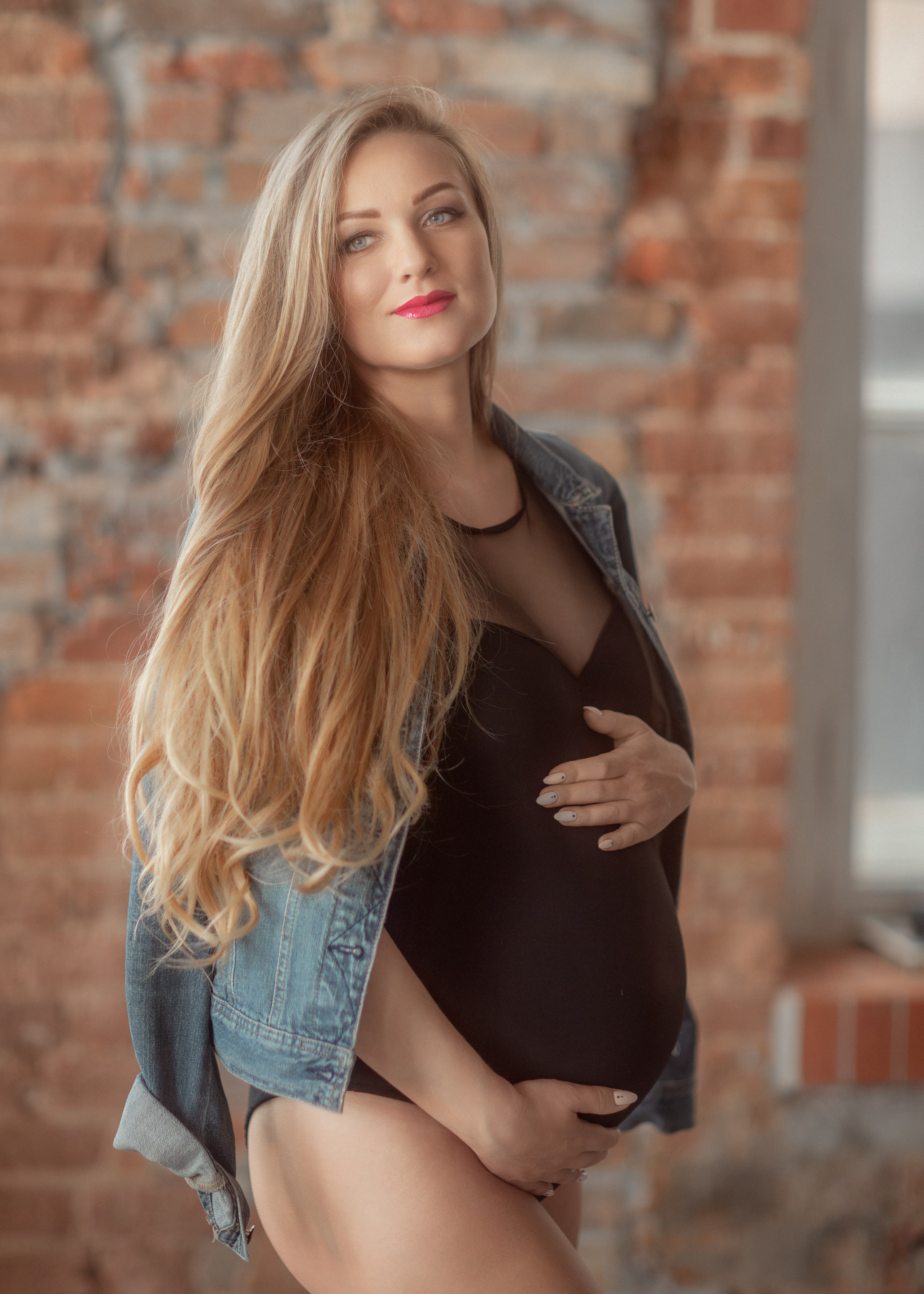 Художественная maternity съёмка в естественном свете