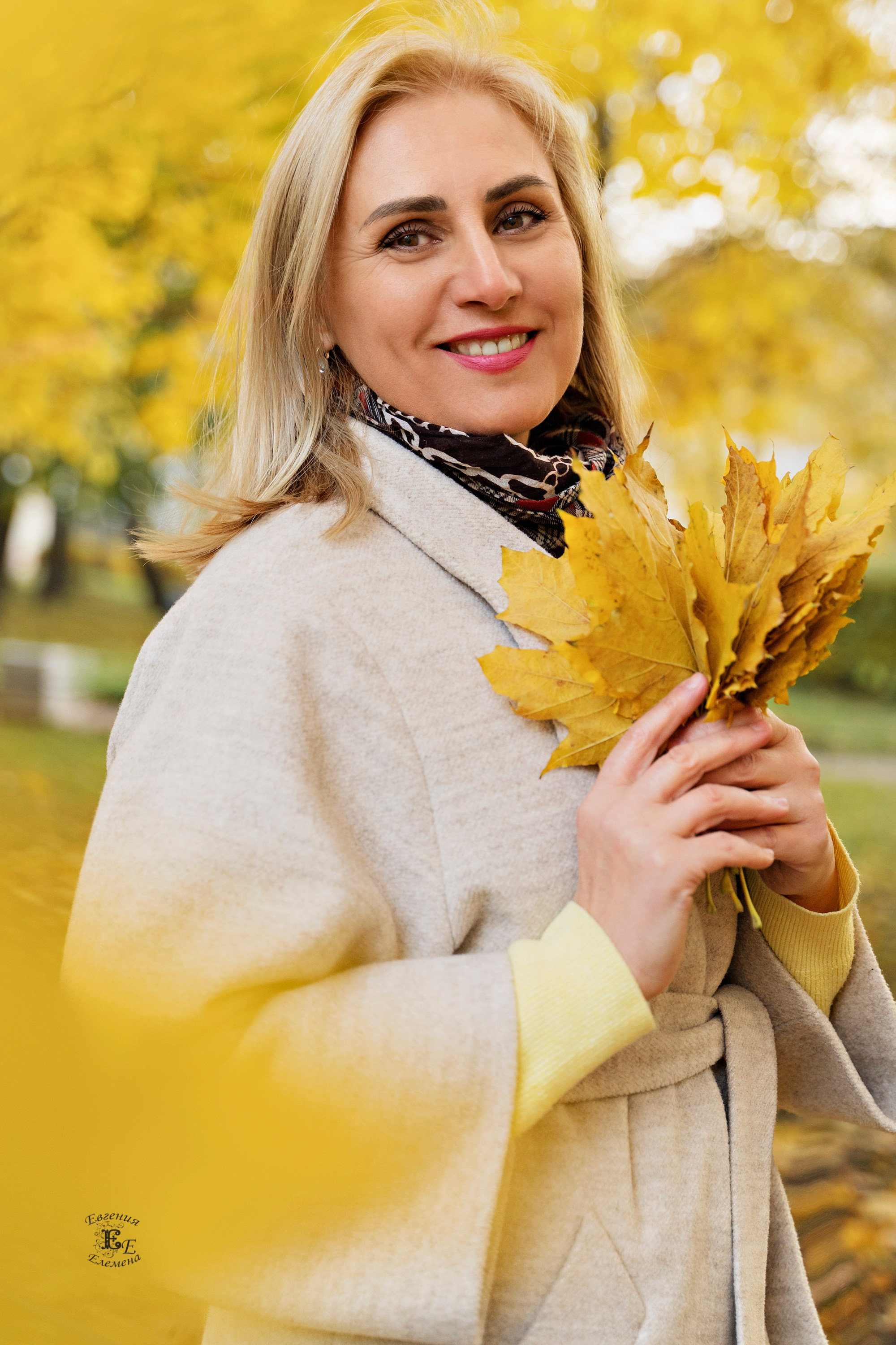 Групповая осенняя фотография. Семейный и портретный фотограф в Санкт-Петербурге Евгения Елемена