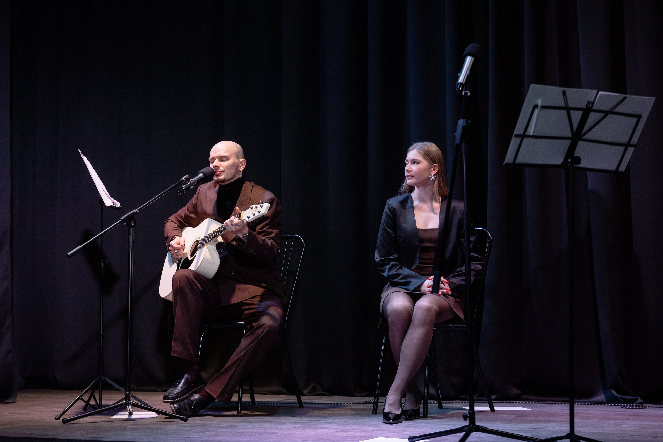 Поэтический вечер с Игорем Бушмелевым и Никой Станиславчик. Фотограф Юлия Мальцева