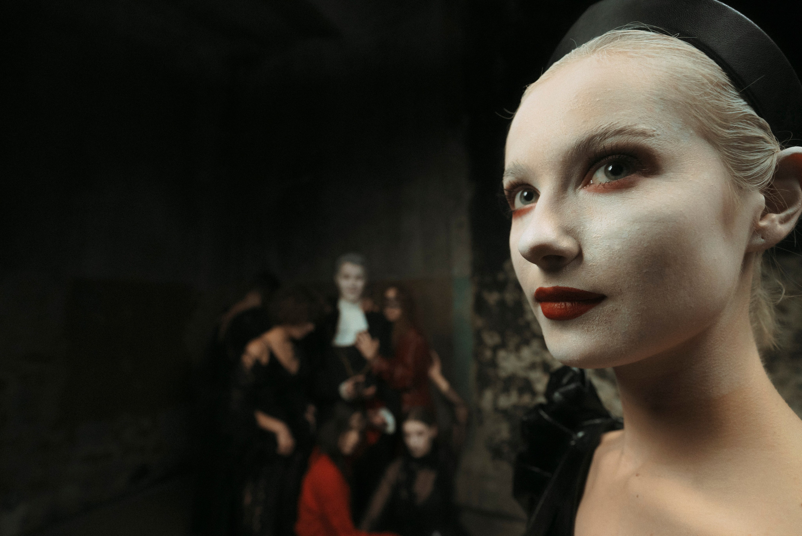 ВАМПИРЫ ДЕКОНСТРУКЦИЯ. Стрит-фотография, полная абсурда, идиотизма и красоты