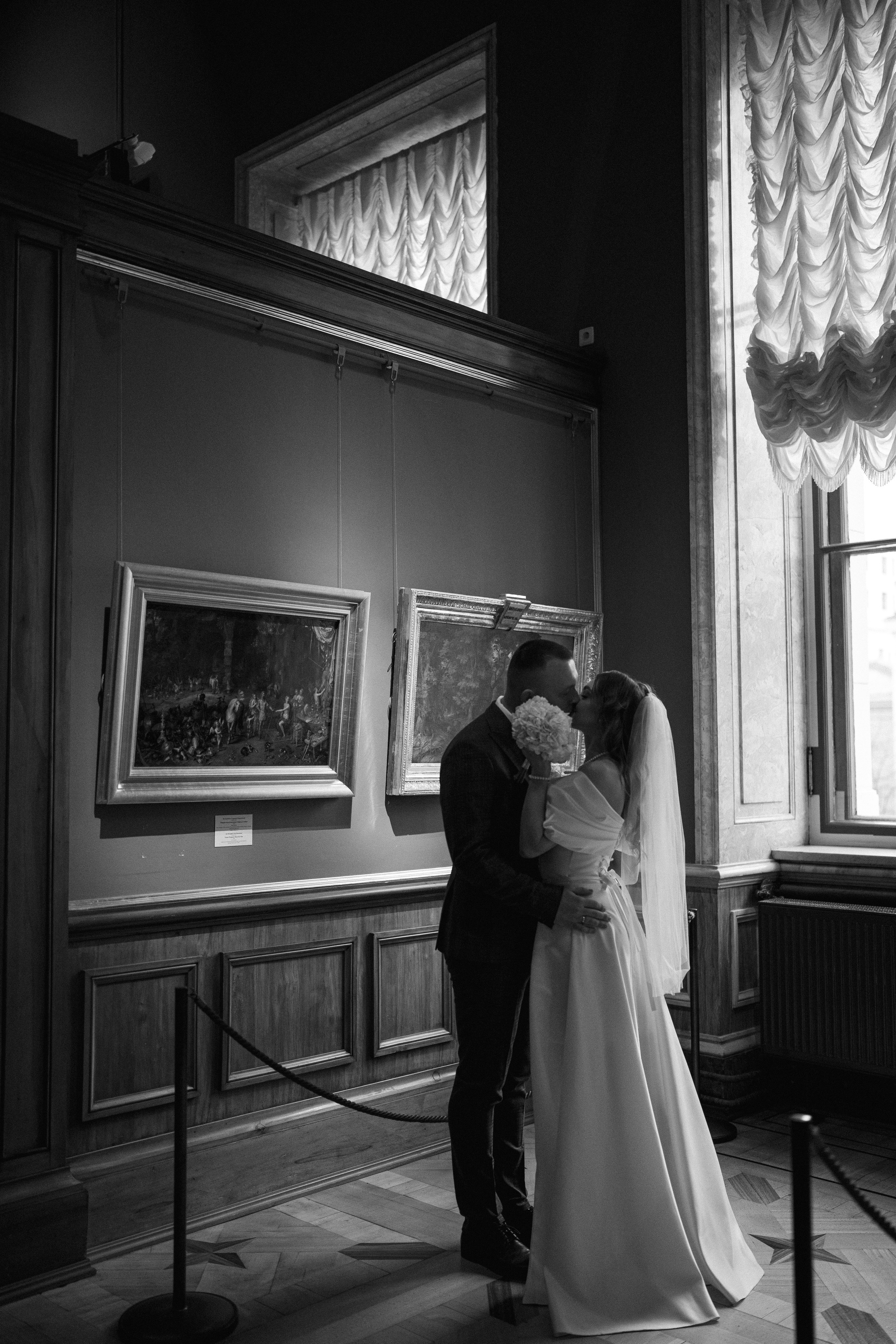 Дмитрий и Кира (Эрмитаж). Свадебный фотограф в Санкт-Петербурге