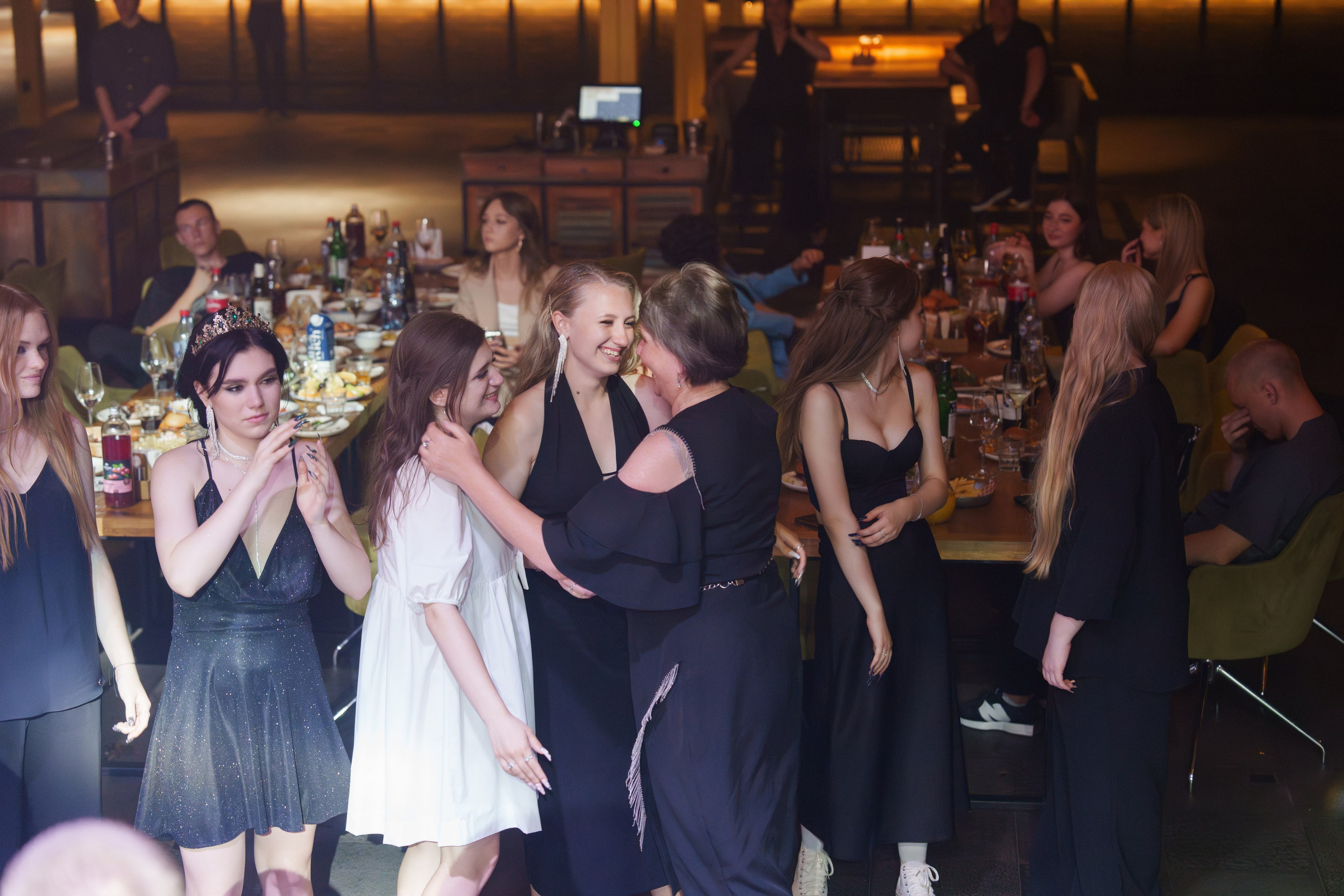 Выпускной лицея 27 (вечеринка). Свадебный и репортажный фотограф Элина Козырьянова