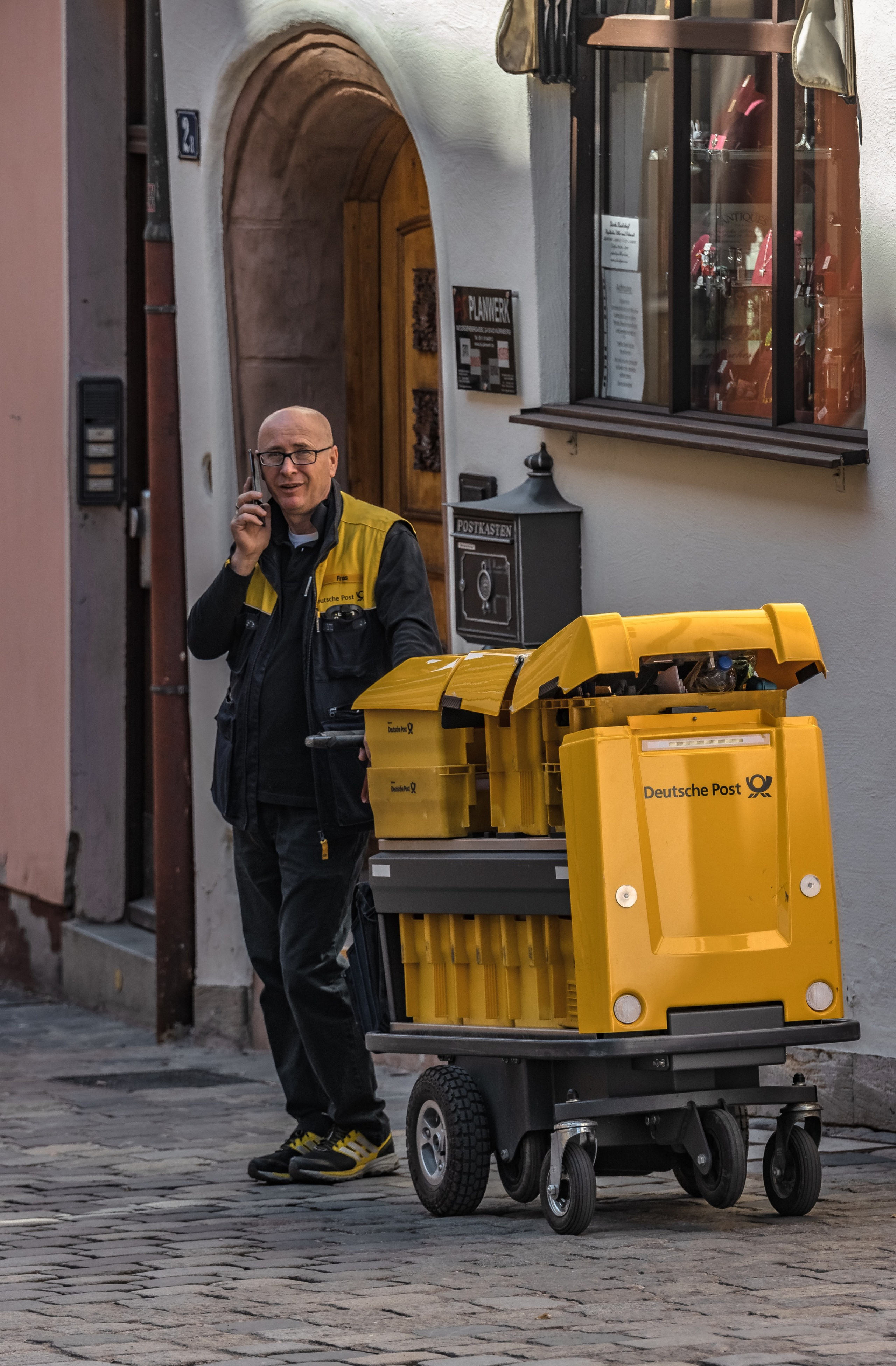 STREET. NE Cinema — backstage and reportage photography in cinema, music, Automotive and sport