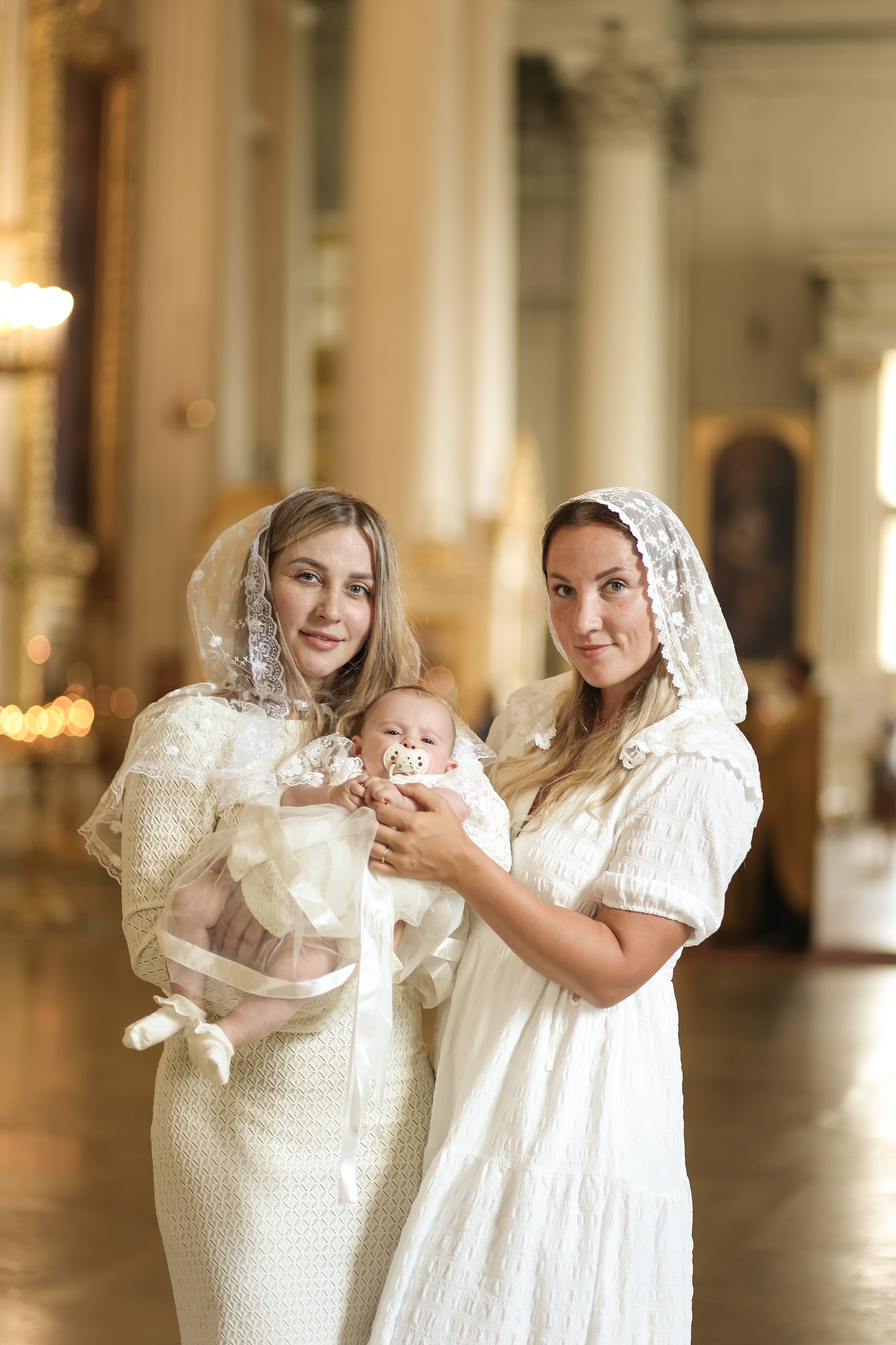 Крещение Софии. Репортажный и портретный фотограф в Санктпетербурге. Видиосъемка мероприятий в Санкт-Петербурге