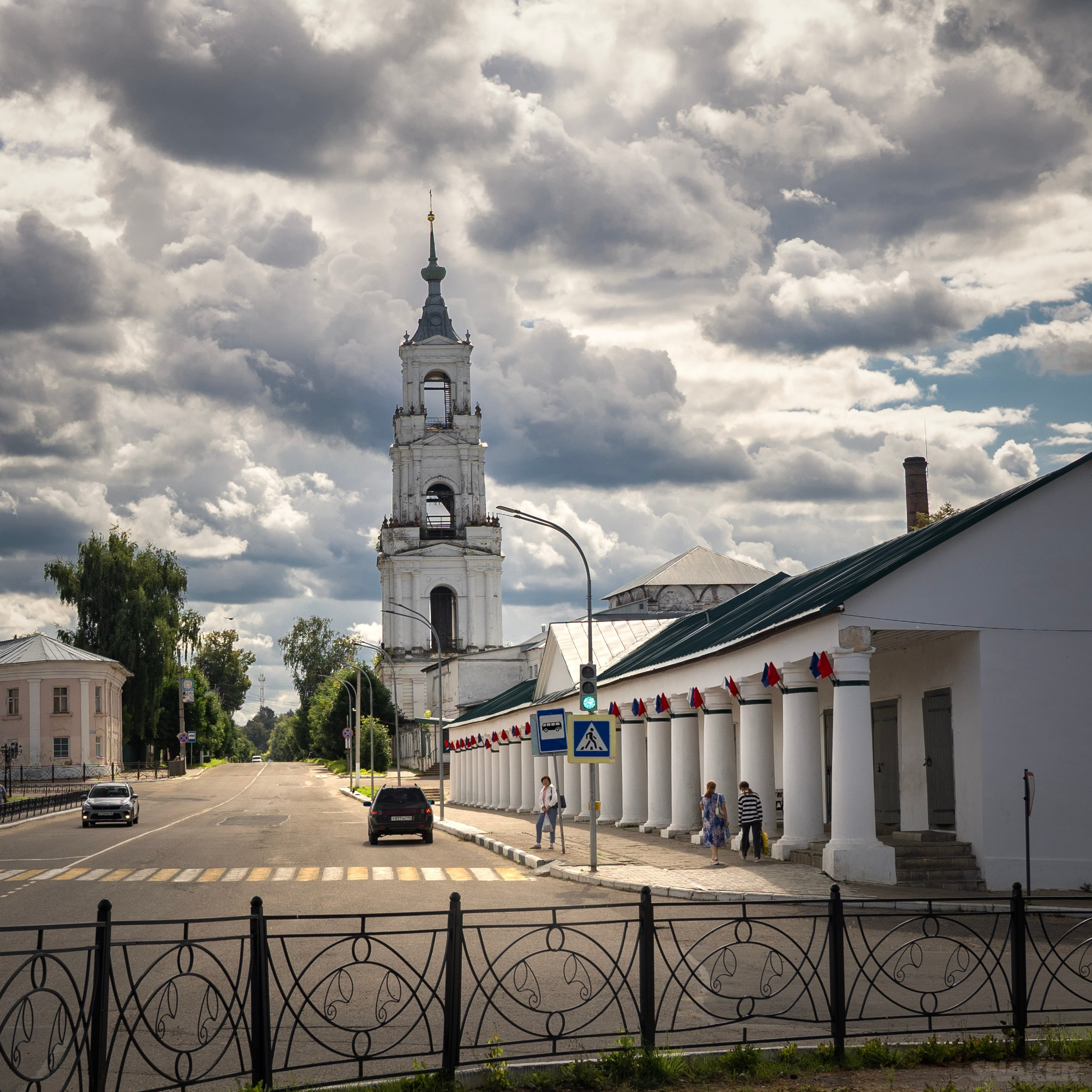 Нерехта. Казанский собор и гостиные ряды.