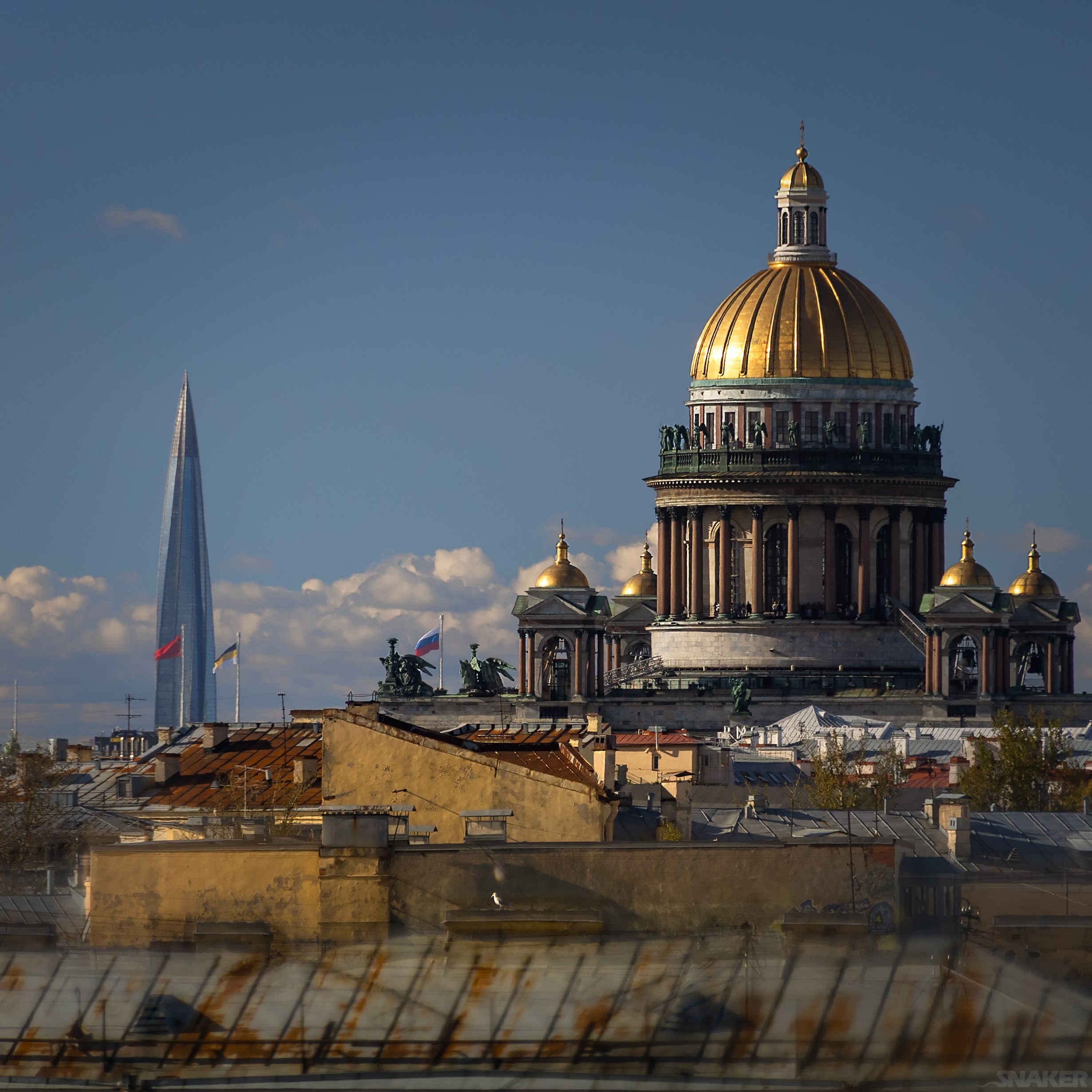 Петербургские долгострои. Лахта-Центр строился более 12лет (начат в 2012году и до сих пор полностью не открыт). Исаакиевский собор строился 40лет (с 1818 по 1858год, после этого ещё отделывался 7лет).