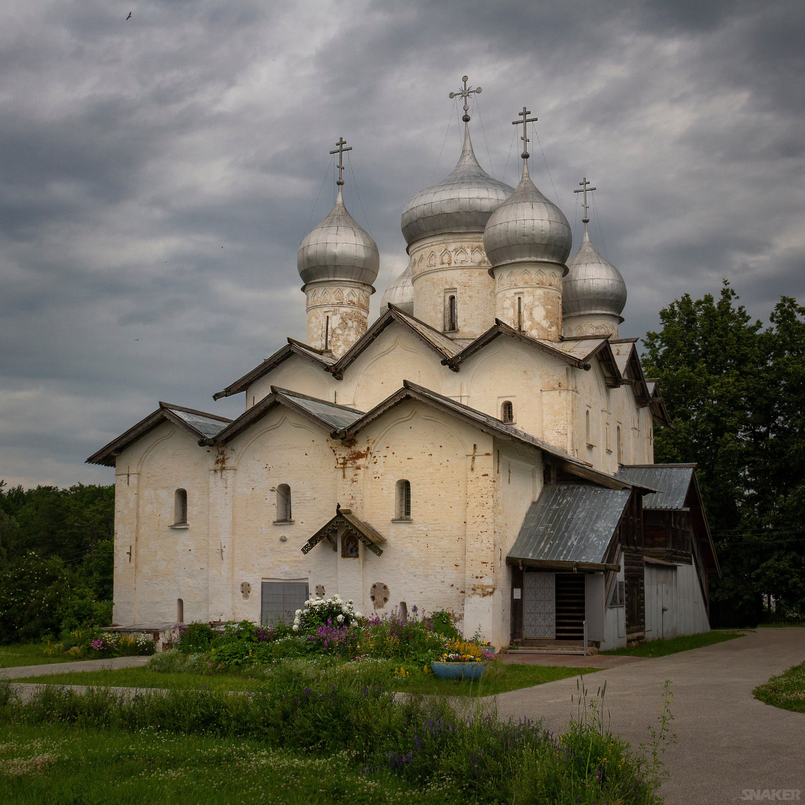 Великий Новгород. Церковь Бориса и Глеба в Плотниках.