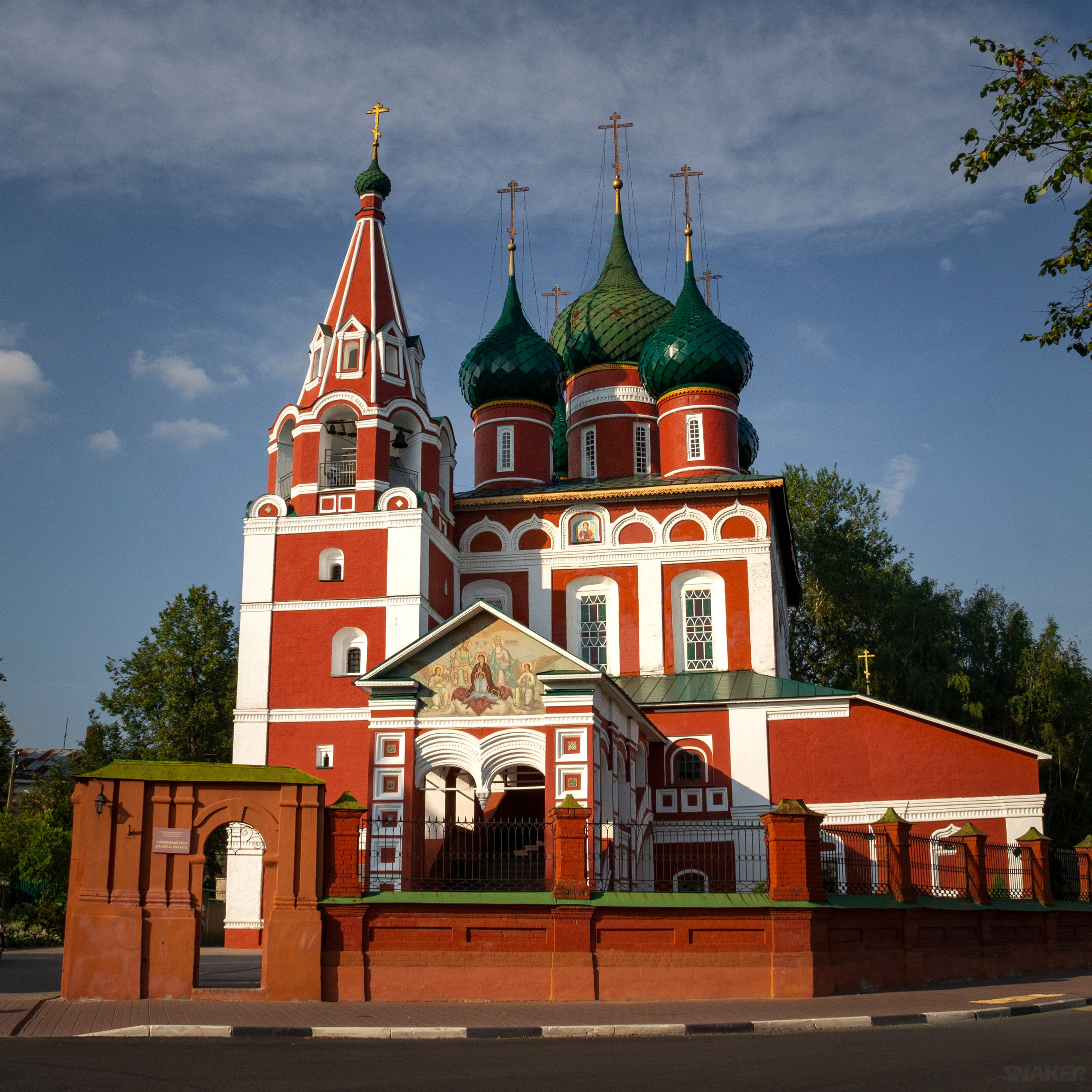 Михайло-Архангельский гарнизонный храм Ярославля