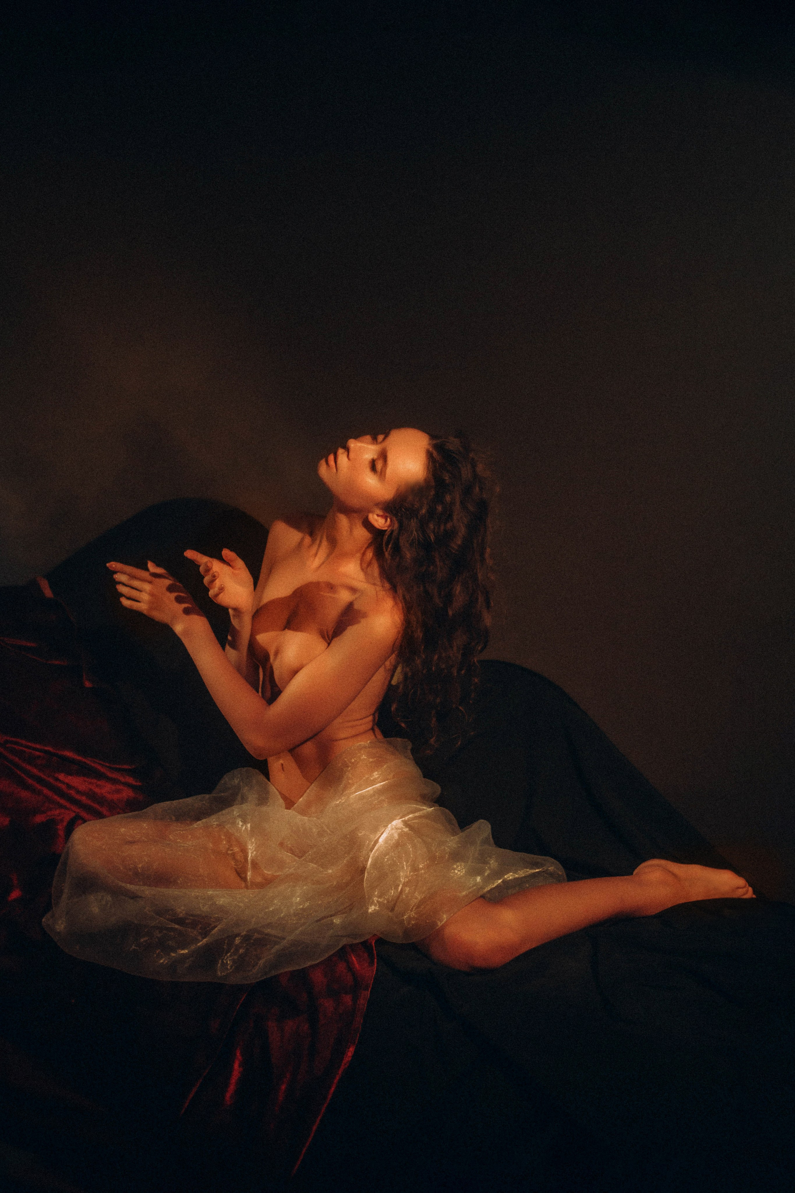 (18+) Обнажённая натура. Создадим шедевр? Виталина и её фотоискусство