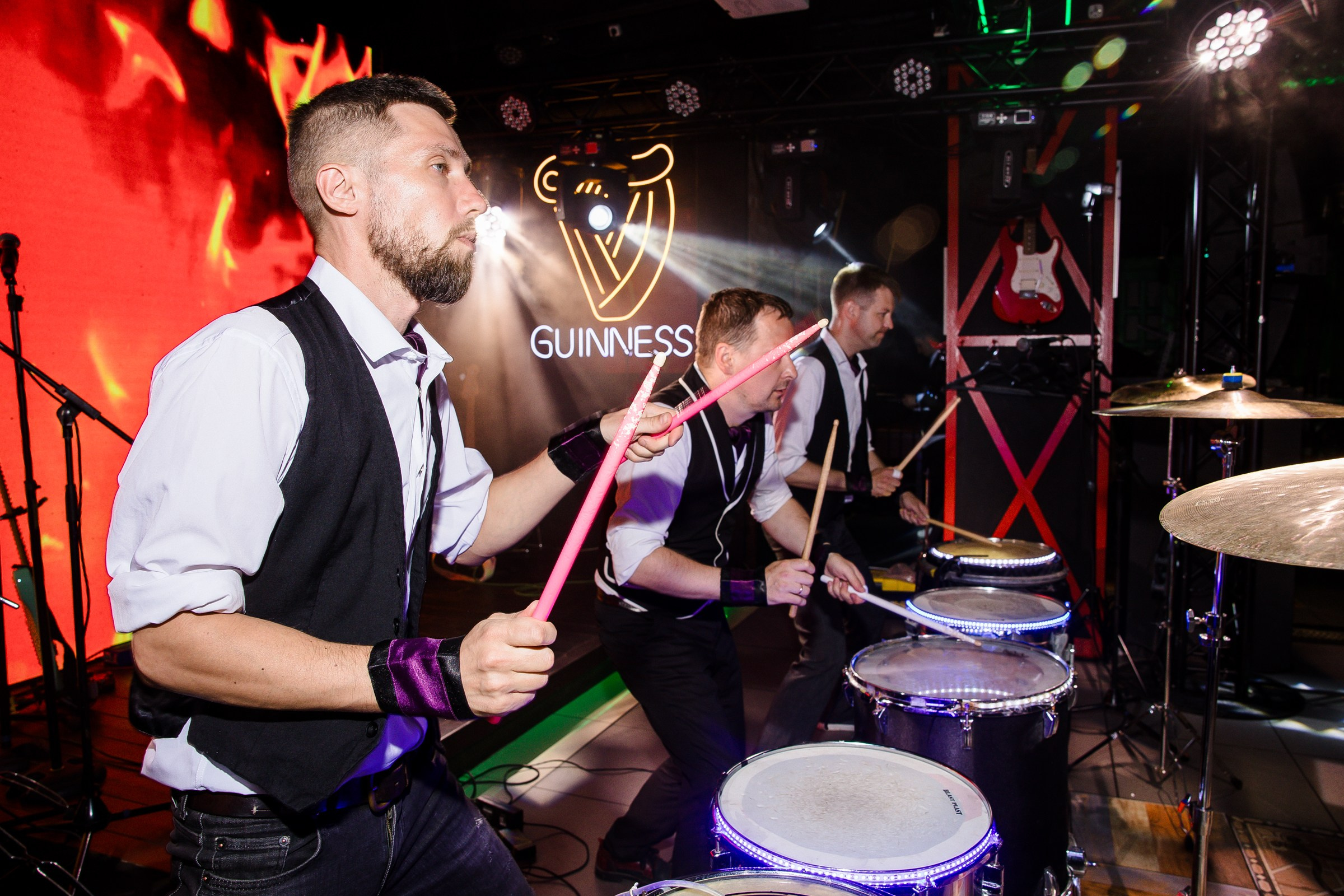 Репортажная съёмка. Свадебный фотограф в Иваново Гитарина Черняева