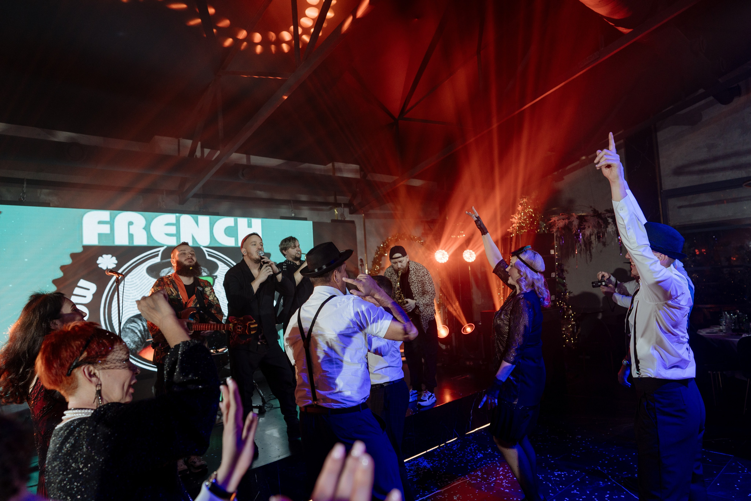 Альбион Тур