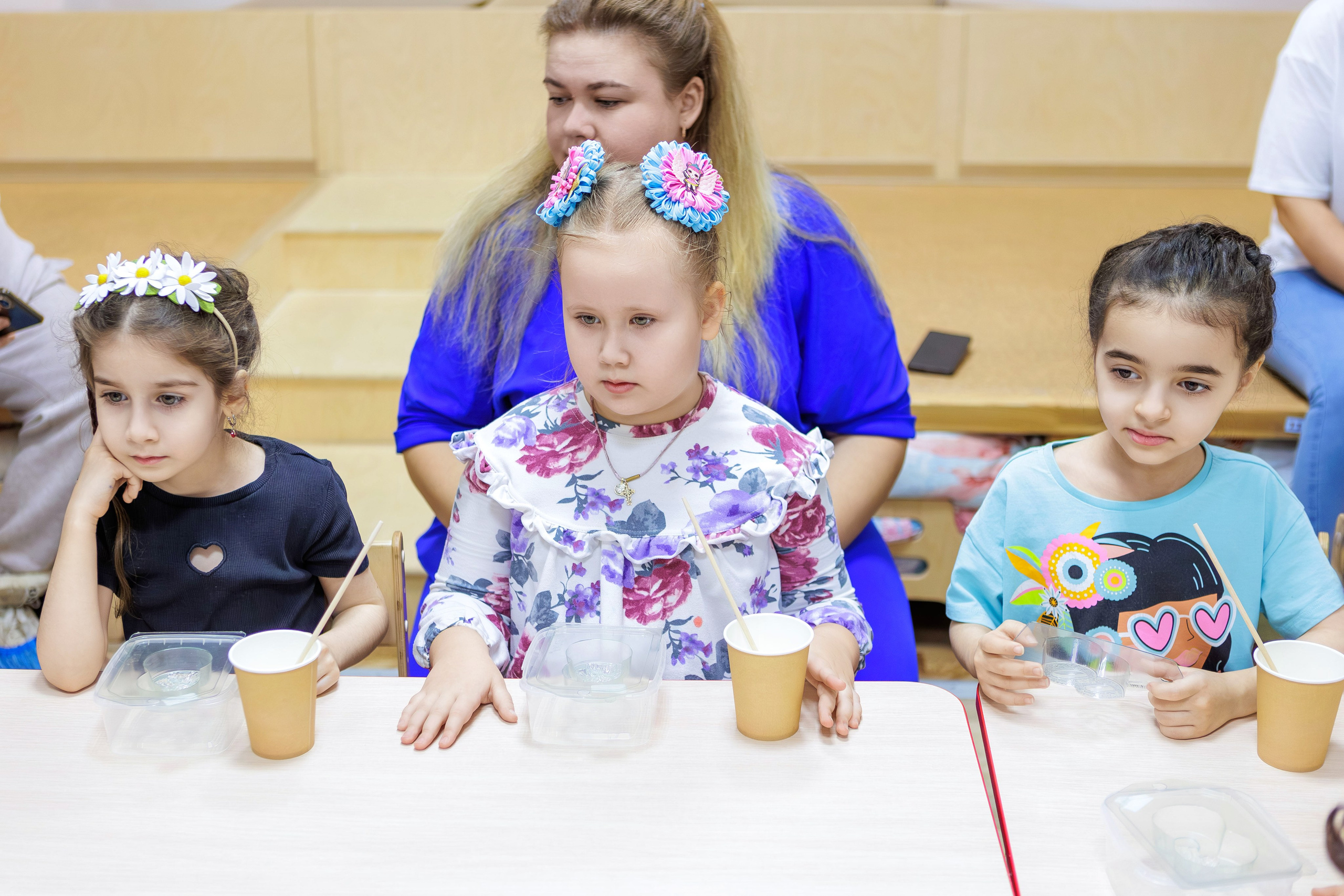 МК к 8 марта. Выпускные альбомы и школьный фотограф в Подольске, Троицке, Щербинке, Москве и Московской области