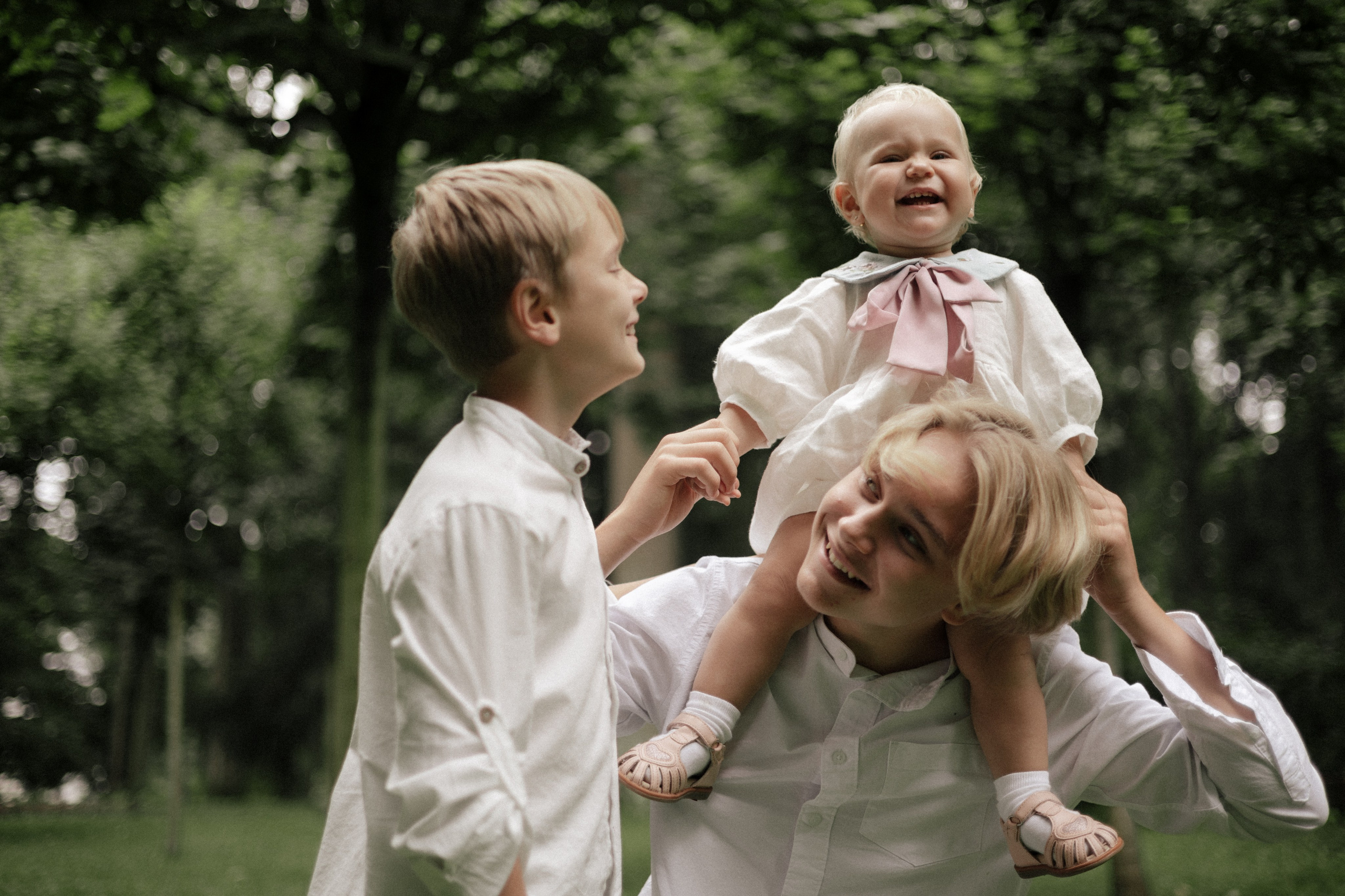 Семейная фотосессия в Оставьевском парке. Свадебный и портретный фотограф в Москве Анастасия Масюк
