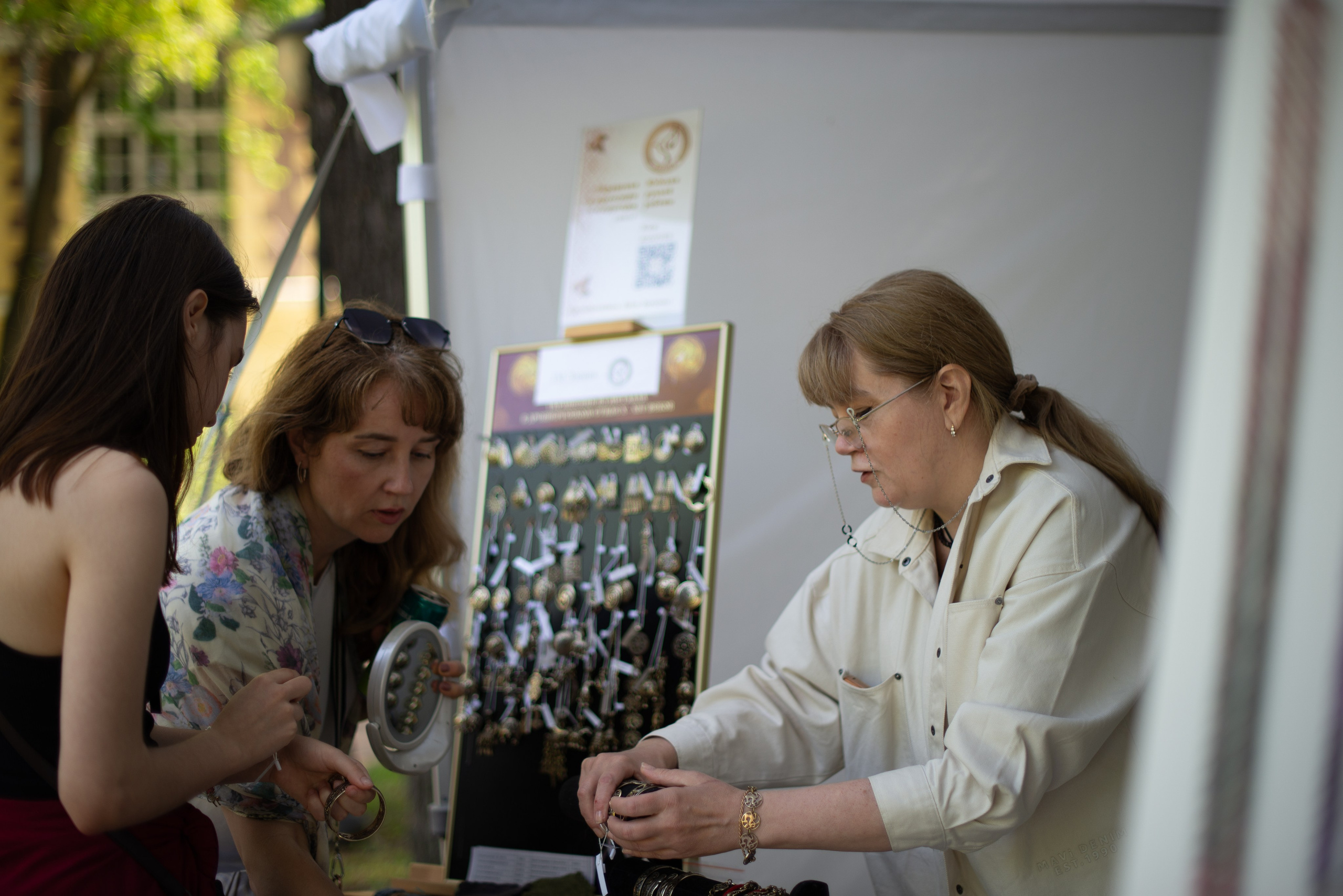 Посмотри День Йоги Санкт- Петербург 2025. Victoria Radjevna Репортажный Фотограф — Видеограф Москва • Санкт-Петербург