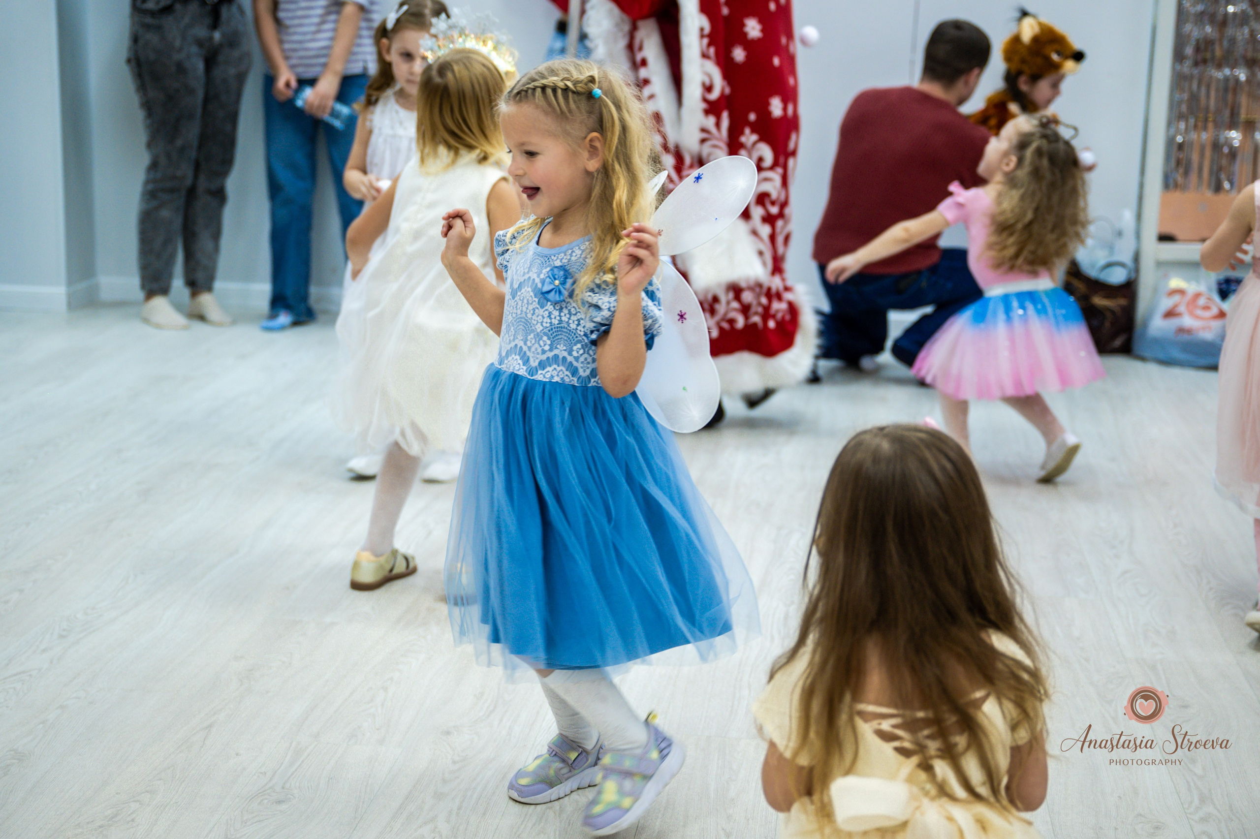 Новый год в танцах. Семейный и детский фотограф в Королеве, Москве и Московской области Строева Анастасия