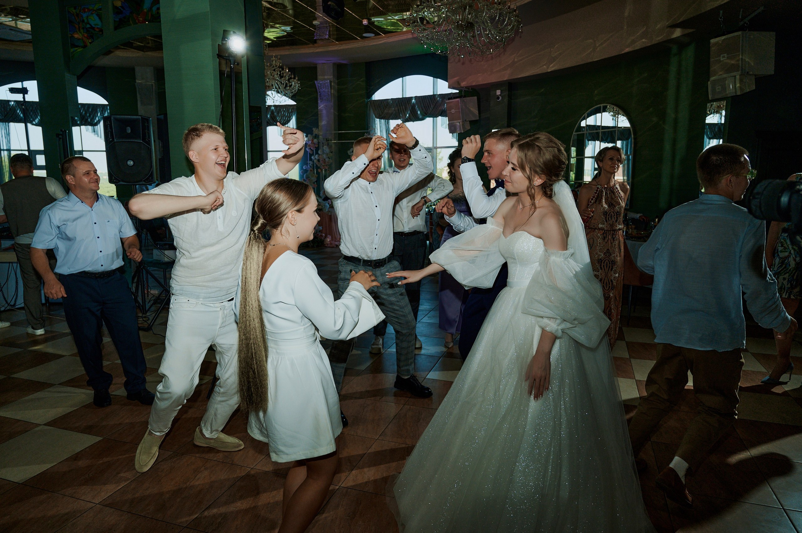 Олег и Лиза. Фото-видеосъемка свадеб Venson Films