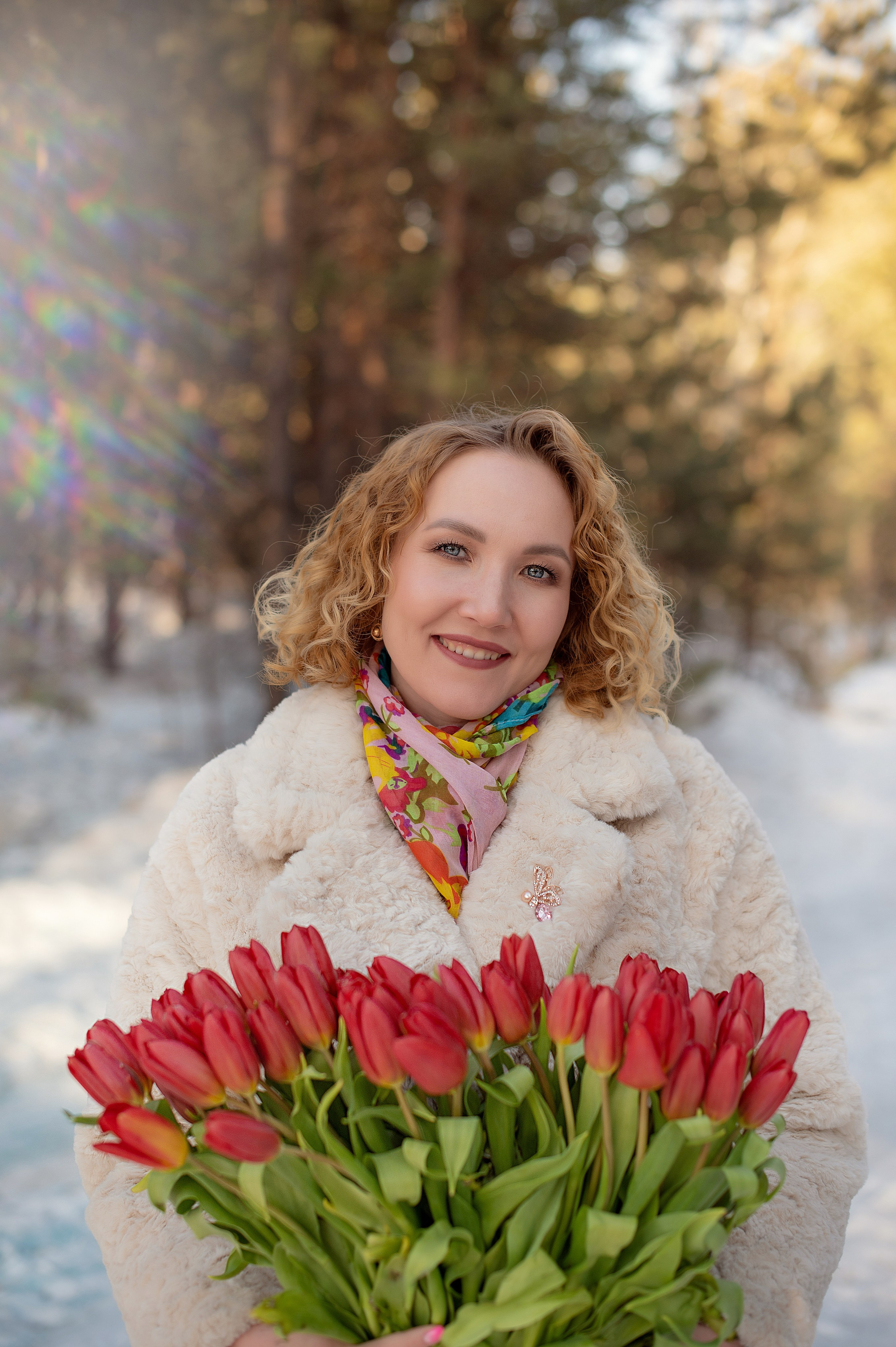 Ира тюльпаны в снегу. Фотограф Виктория Воронина