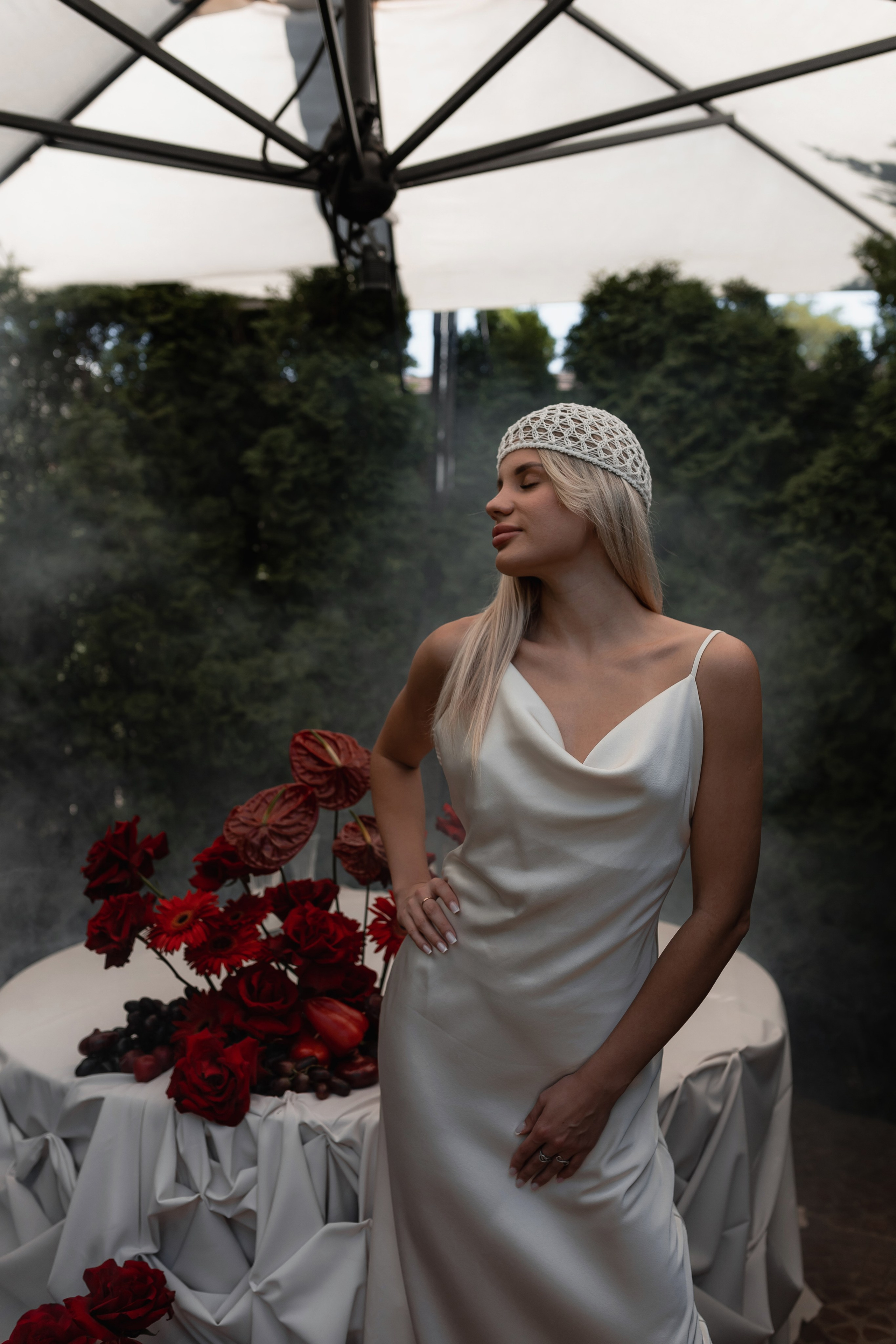 Фотодень с красным декором. Фотограф Трифон Мира