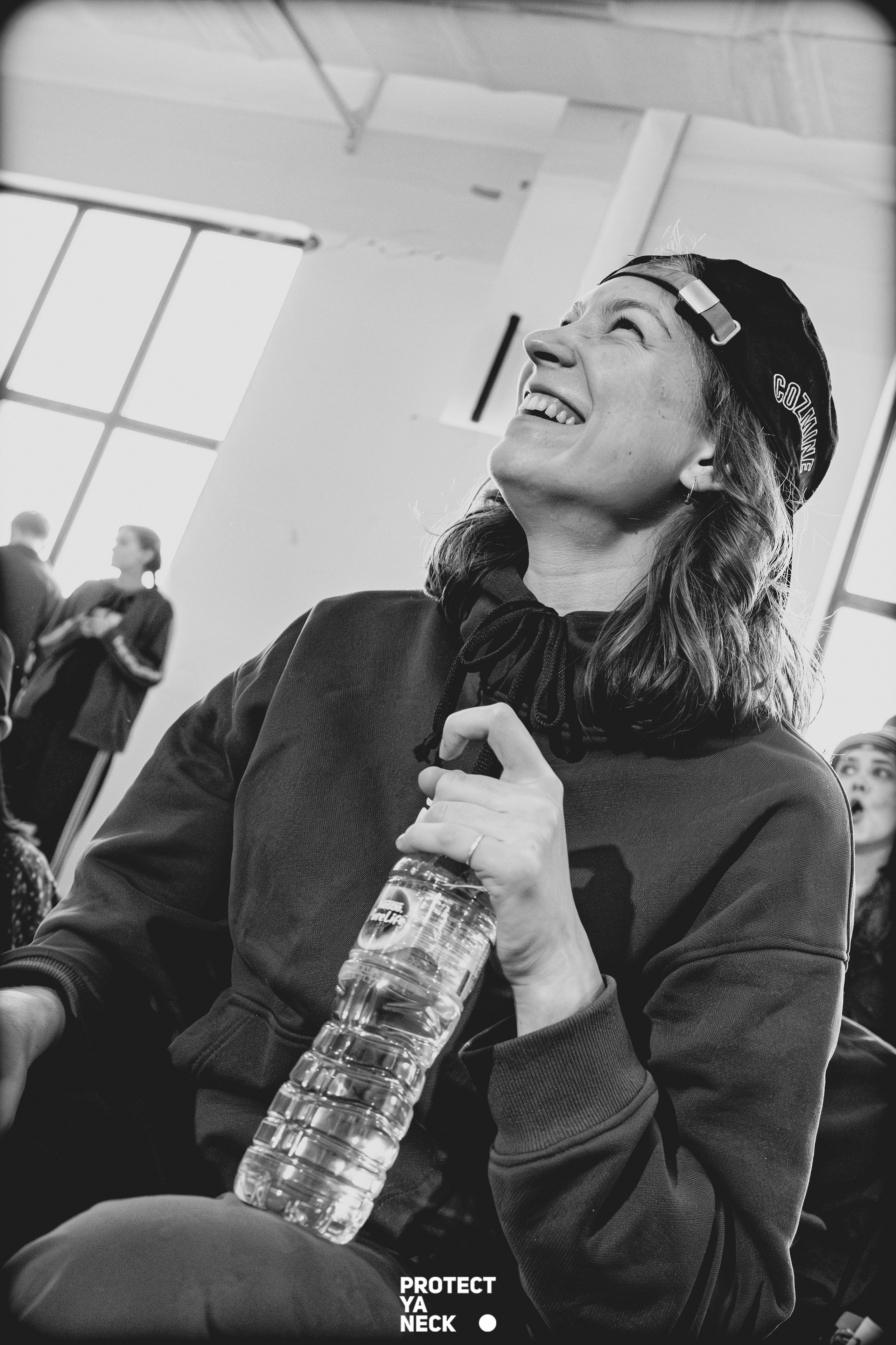 PROTECT YA NECK 22/03 (@youlovebu). Соня бу тебя сфоткала