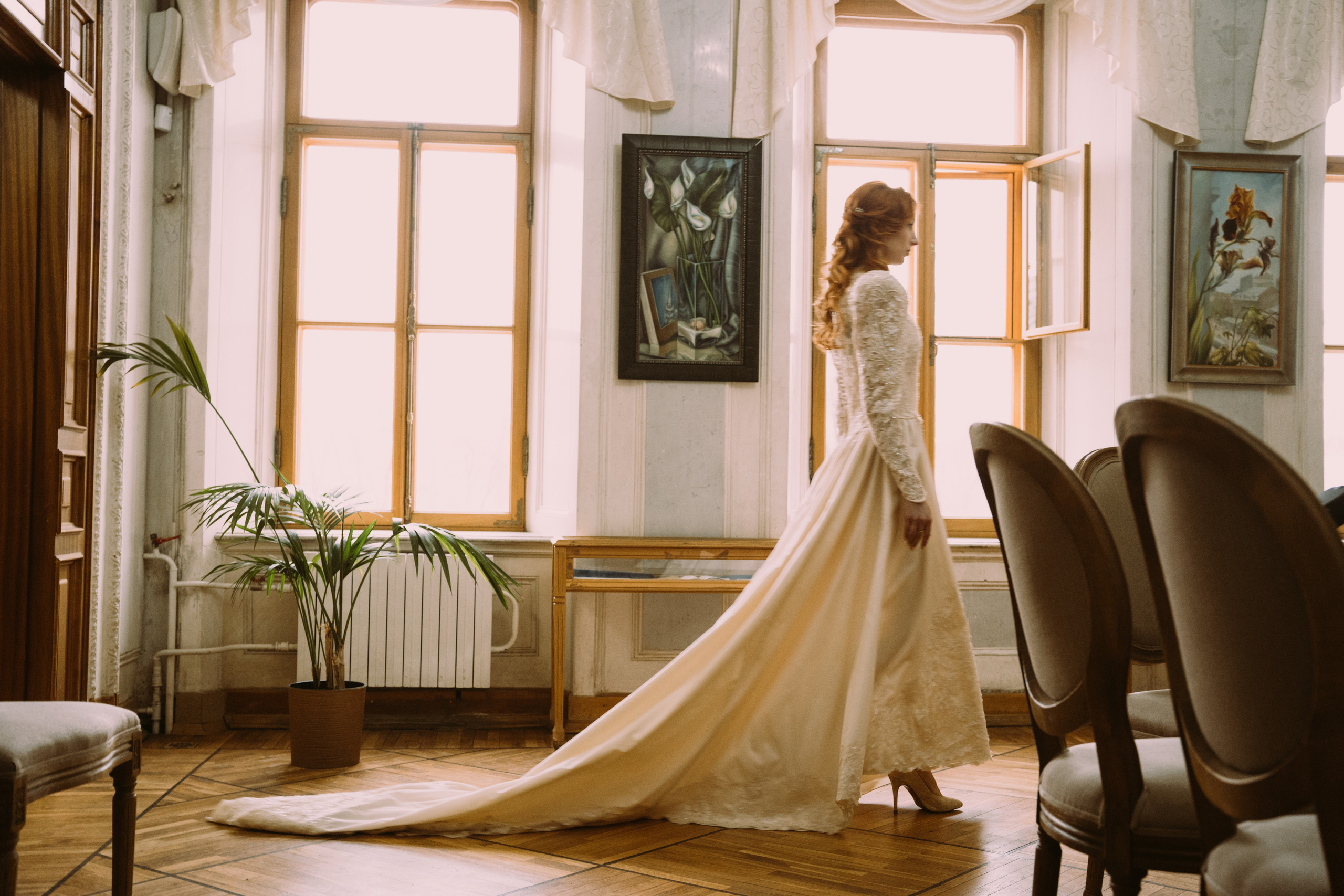 Свадебная фотосессия в библиотеке