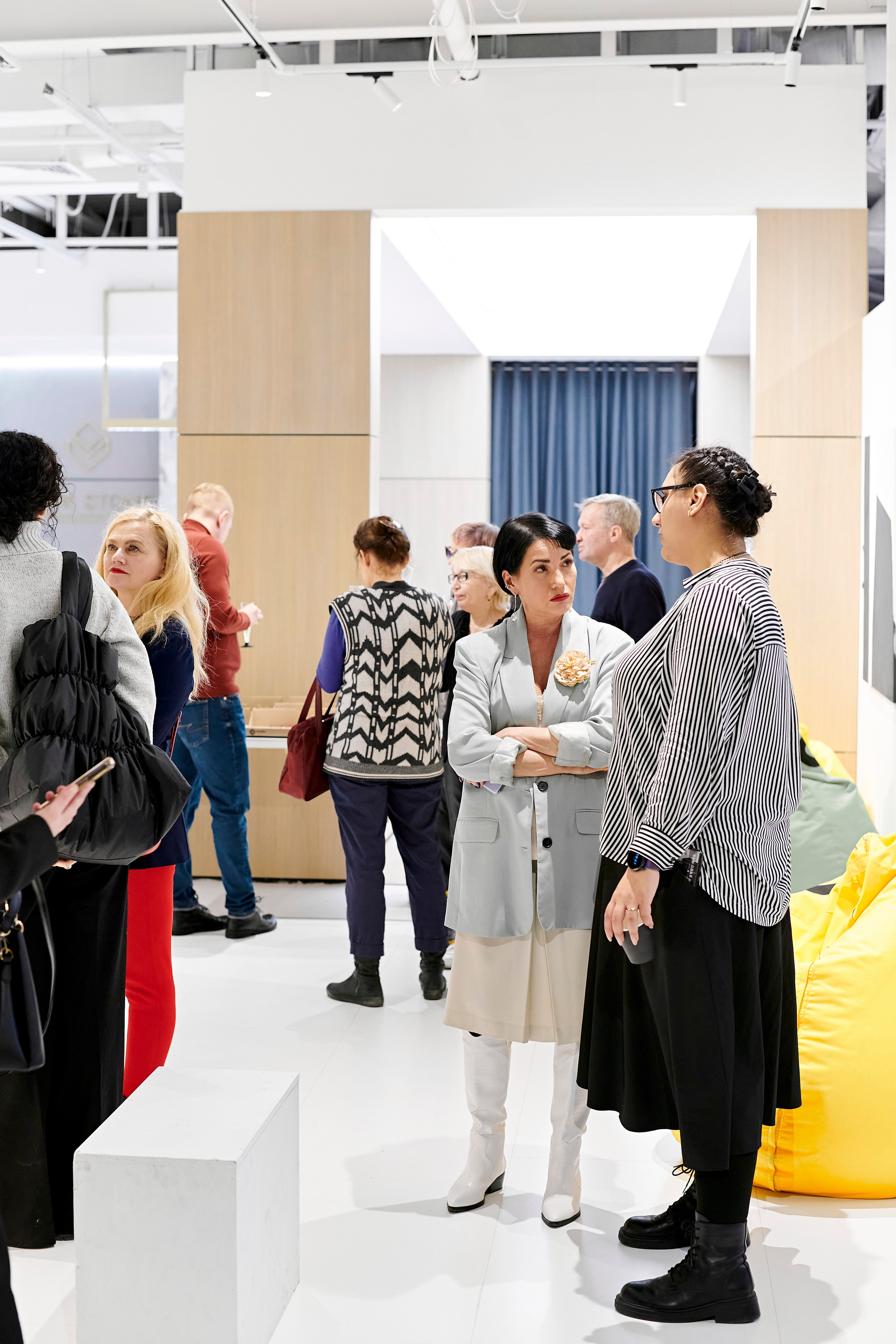 The Holst. Выставка Юлии Остапенко. Фотограф Постольник Дарья