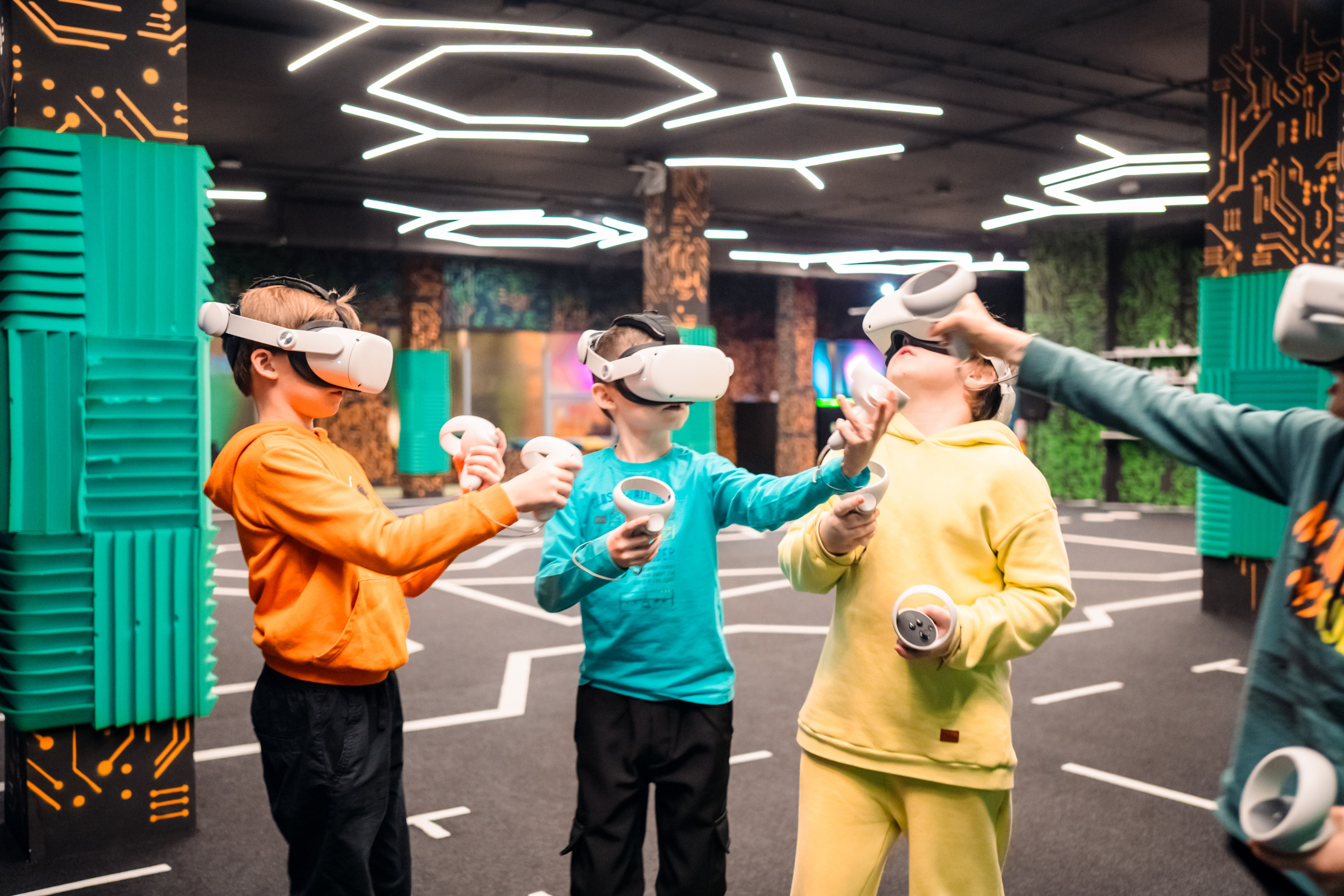 VR (November-December 2024). Felixtones