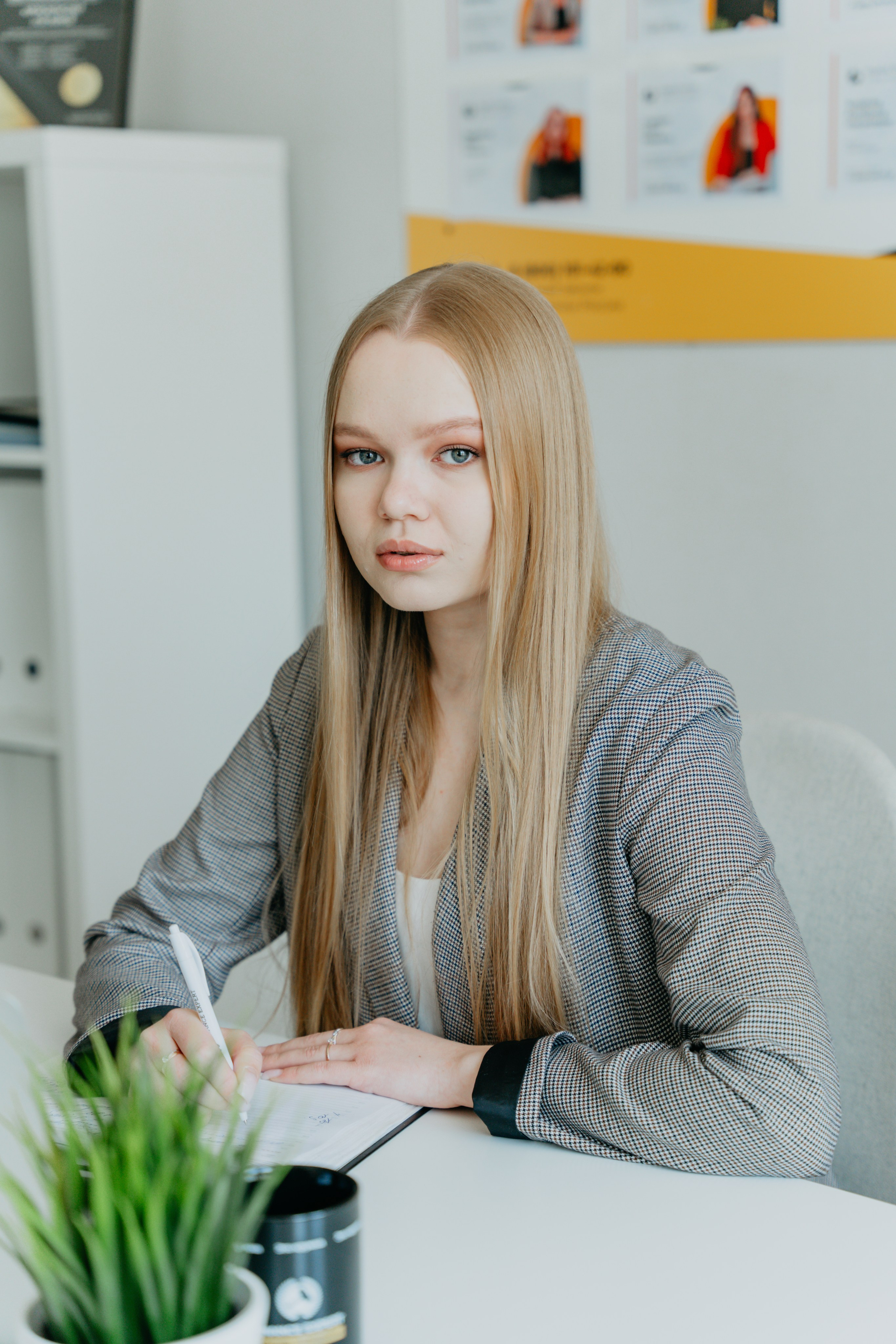 Юристы. Контент