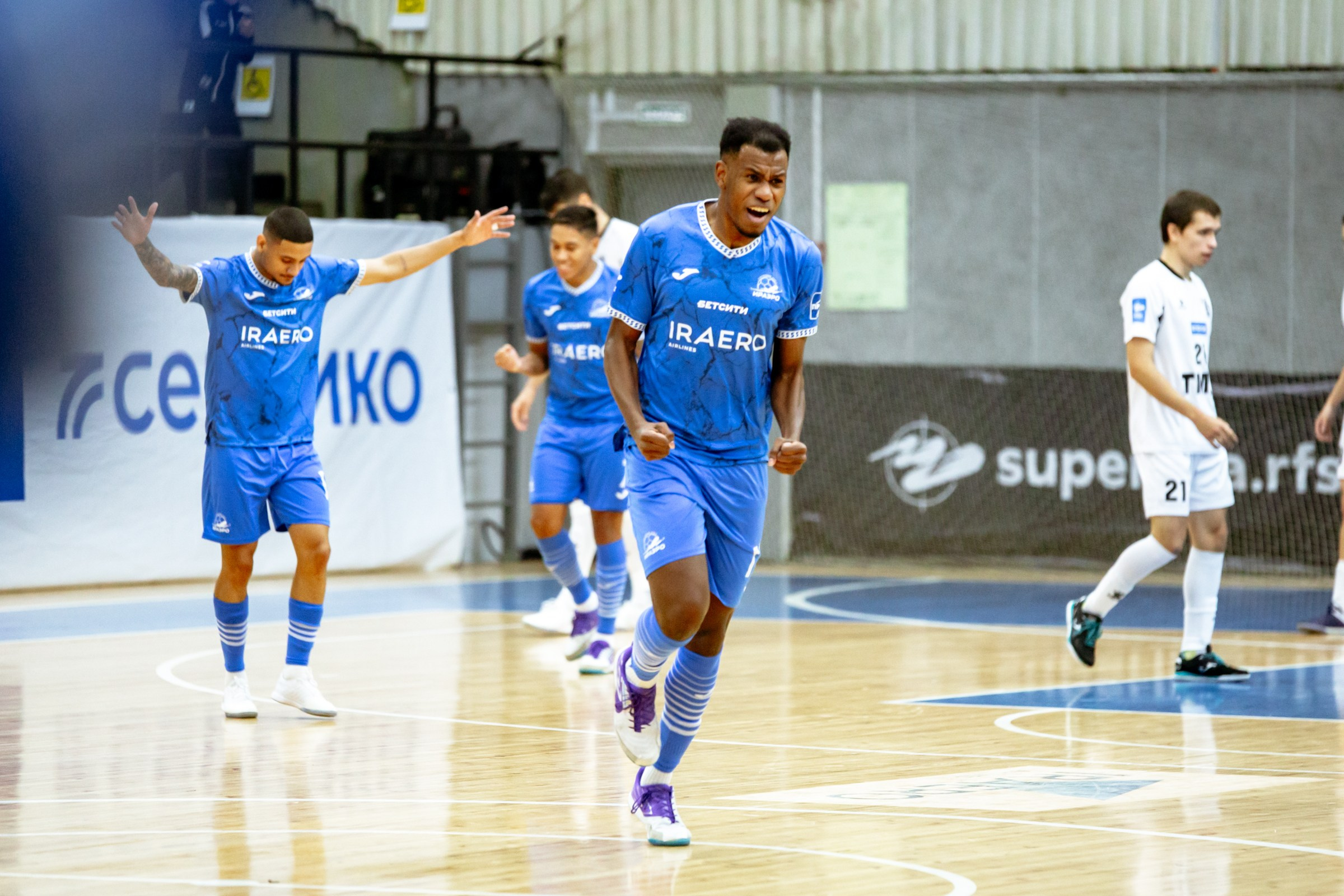 БЕТСИТИ Суперлига по футзалу | ИрАэро — Синара | 11.10.25. Фотограф в Иркутске Евгения Айвазова