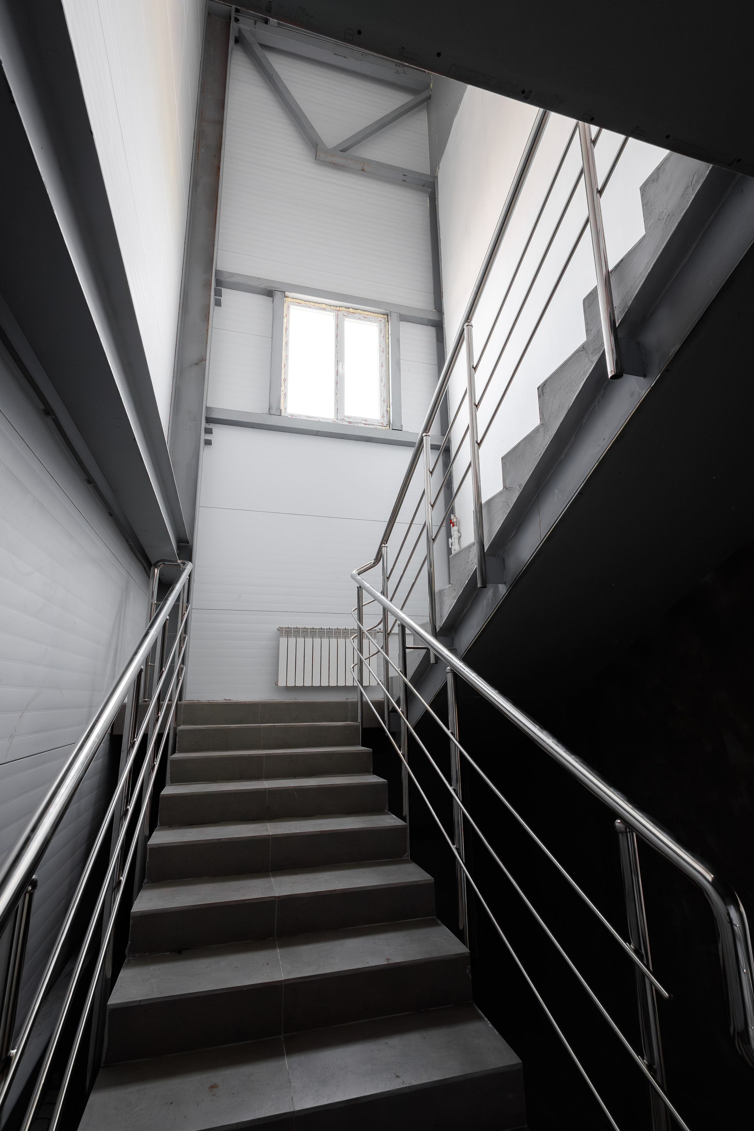 Склады под аренду. Фотосъёмка для бизнеса — предметное фото, репортаж с мероприятий, портреты людей, съёмка интерьера и экстерьера