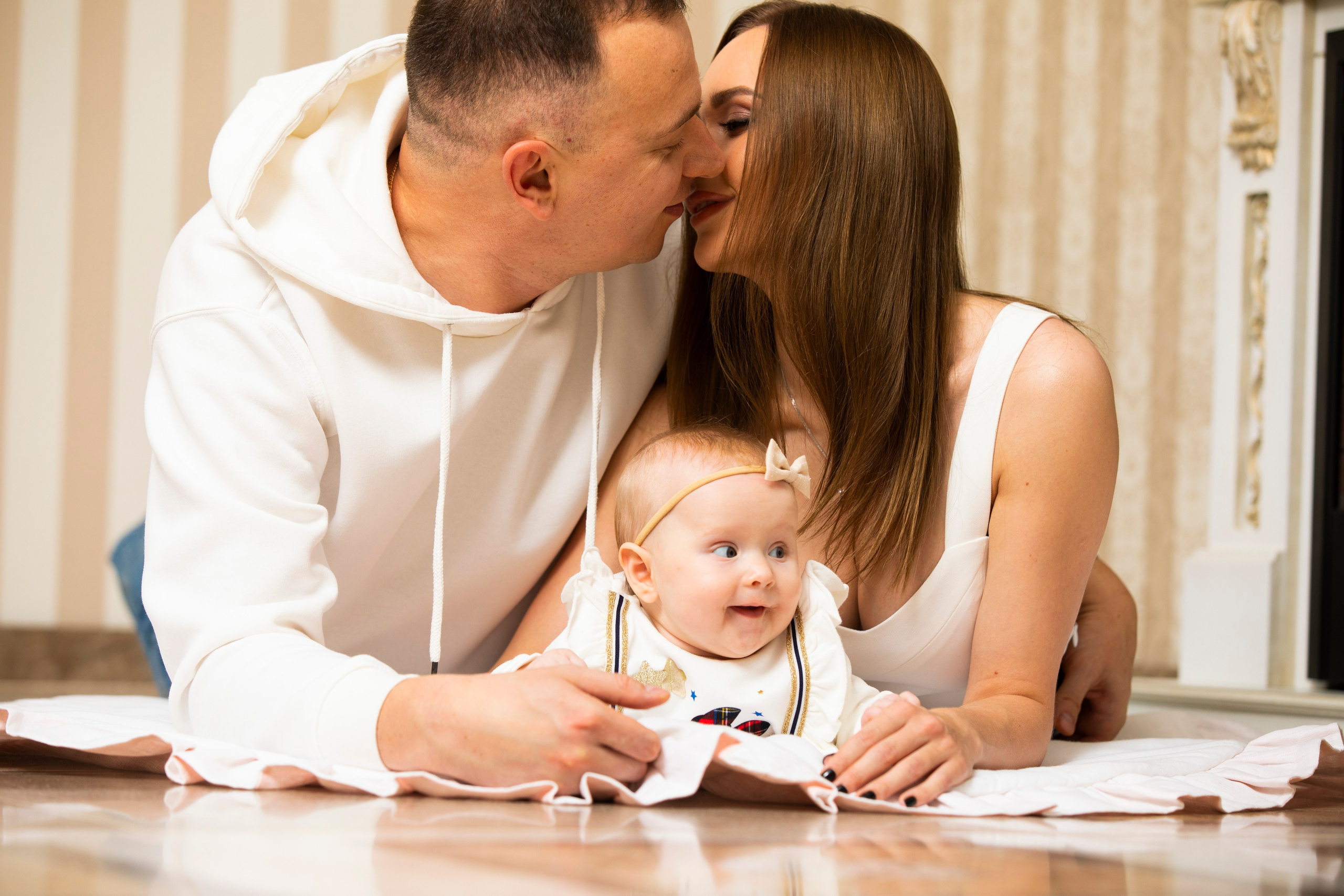 Семейные фото у Вас дома «Ася Игорь Алина ". ФОТОХУДОЖНИК